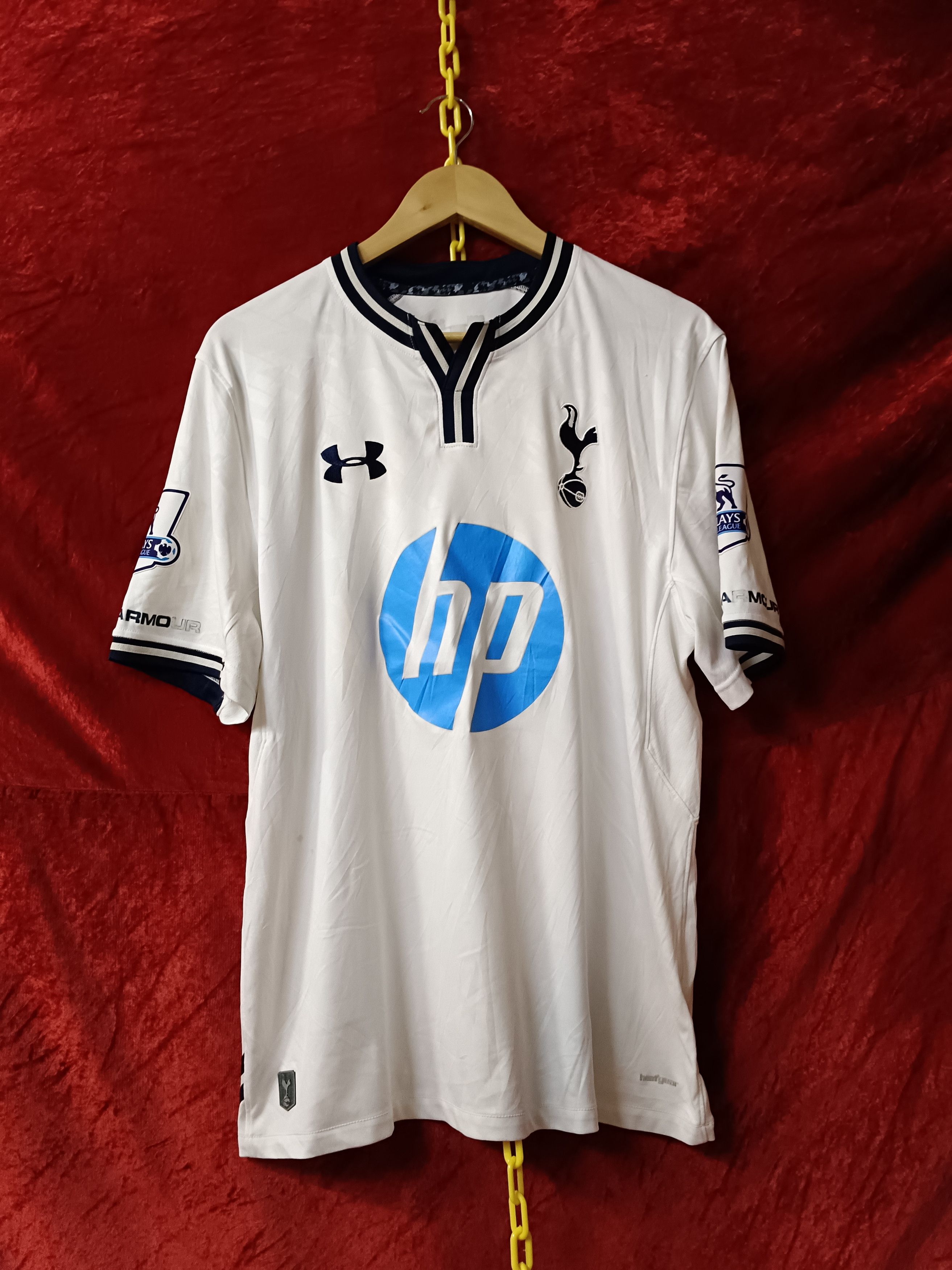 Under Armour Tottenham Hotspurs 2013/2014 Player Issue No 8 Paulinho Size US L / EU 52-54 / 3 - 4 Thumbnail