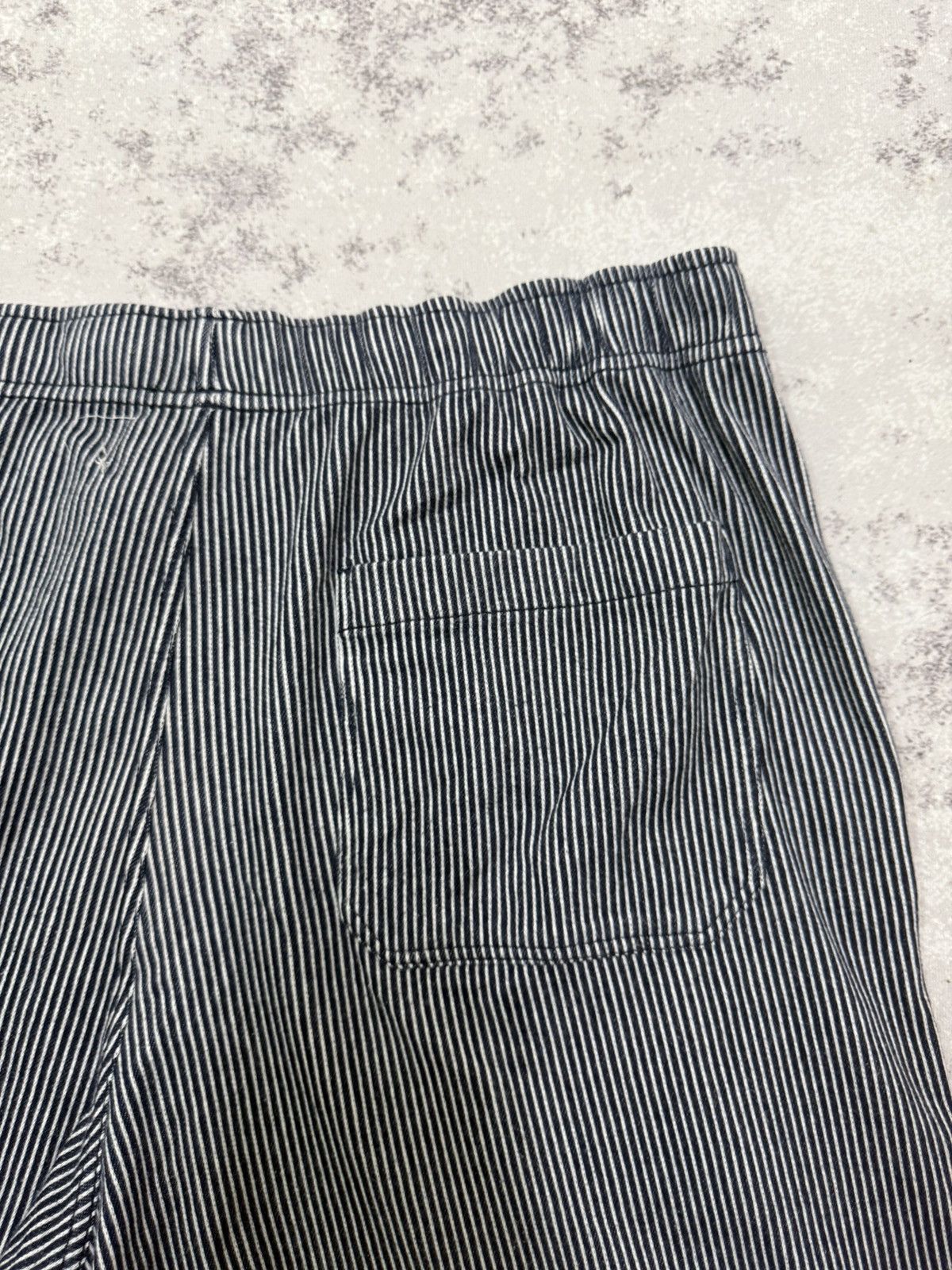 Uniqlo UNIQLO HICKORY STRIPE COTTON SHORT PANTS Size US 34 / EU 50 - 8 Thumbnail