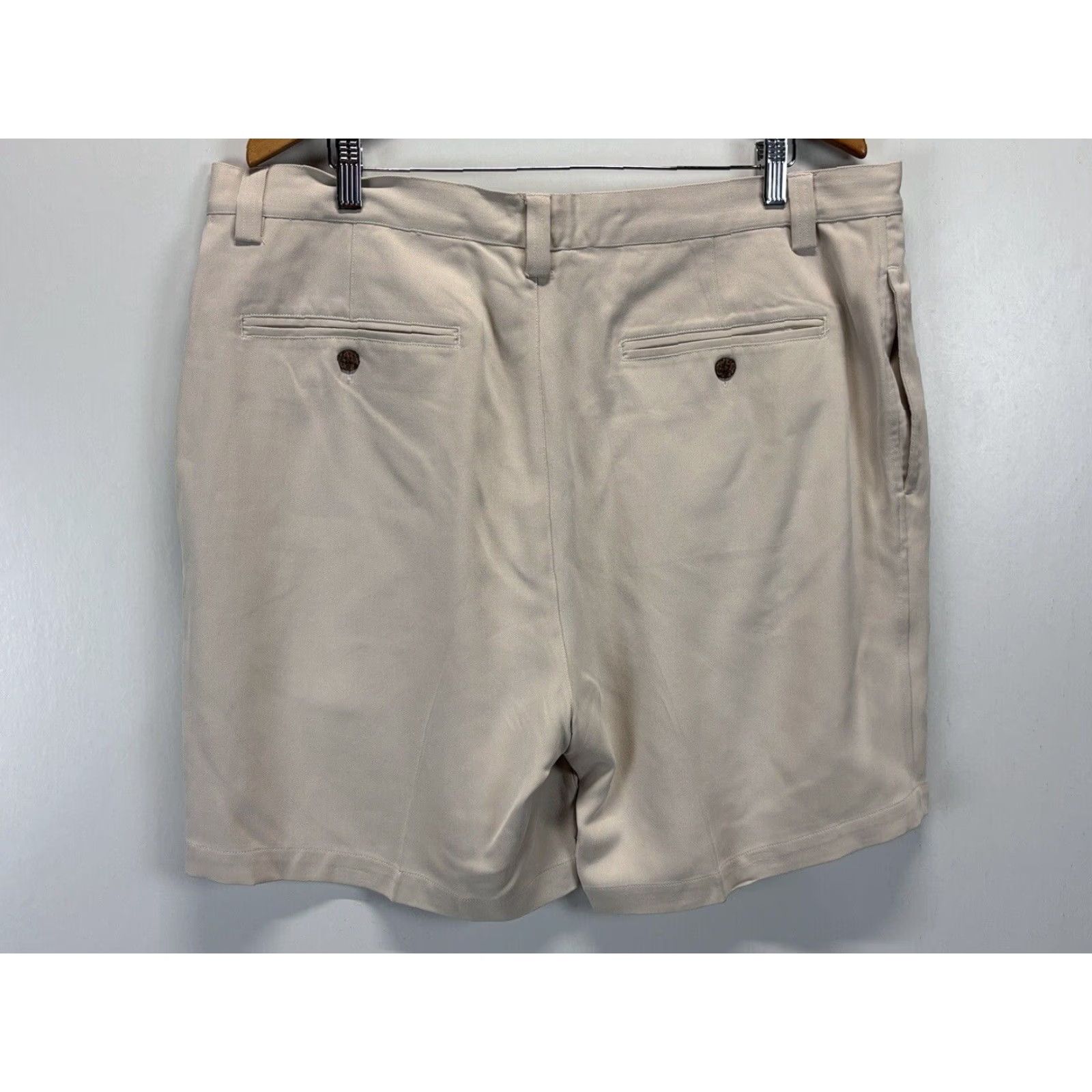 Tommy Bahama Tommy Bahama Silk Beach Shorts 40 Mens Beige Chino Pleated Size US 40 / EU 56 - 2 Thumbnail