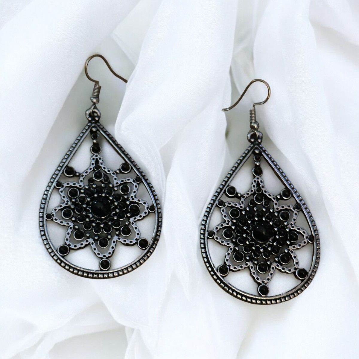 Other Large silver filigree black cabochon stone teardrop earrings Size ONE SIZE - 1 Thumbnail