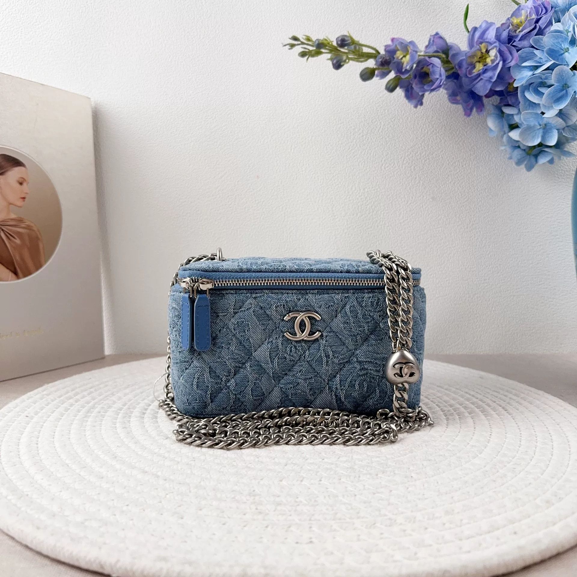 Chanel Pre-loved Bag Very good condition Size ONE SIZE - 1 Thumbnail