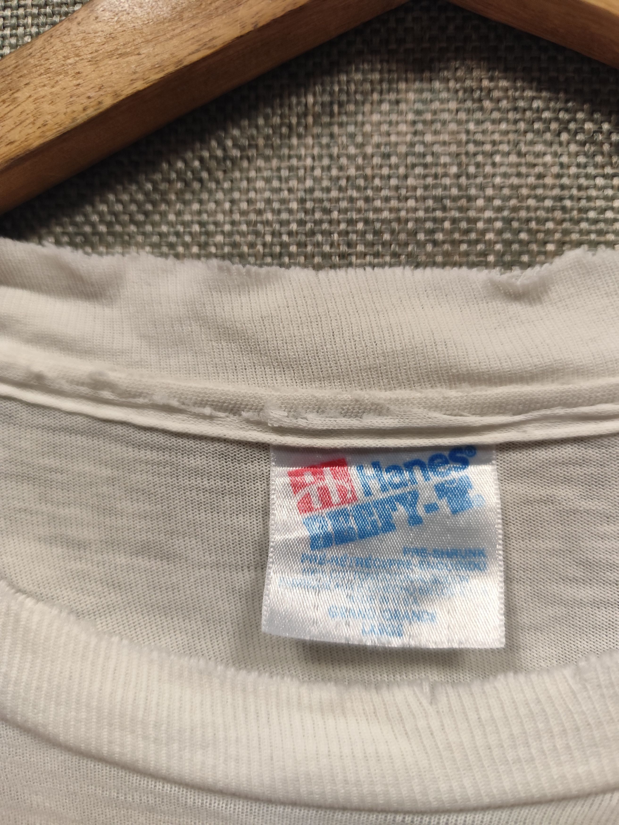 Vintage Vintage 90s t shirt art made in usa Size US L / EU 52-54 / 3 - 5 Thumbnail