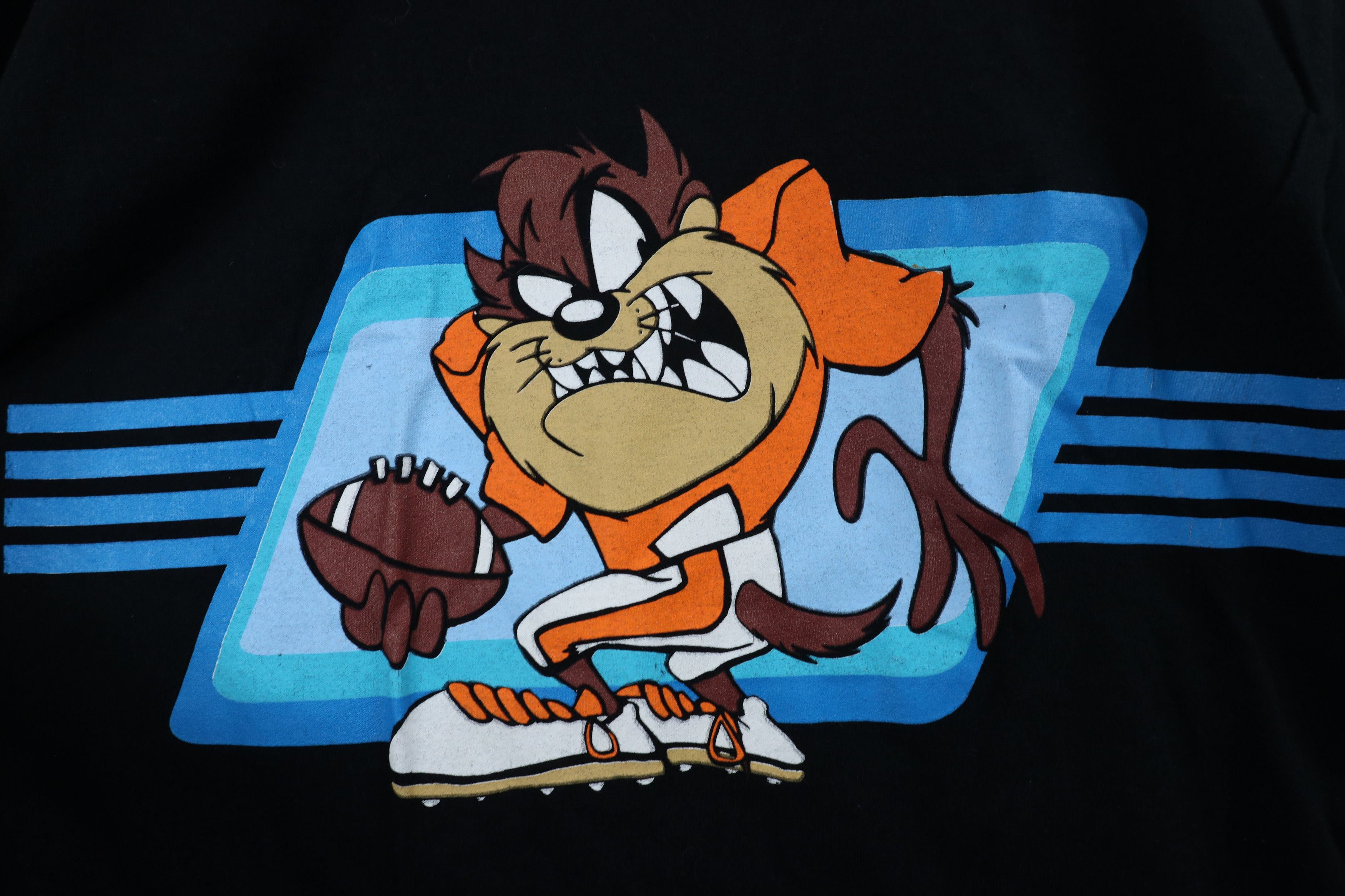 Vintage Vintage 90s Looney Tunes Football Long Sleeve T-Shirt USA Size US M / EU 48-50 / 2 - 4 Thumbnail