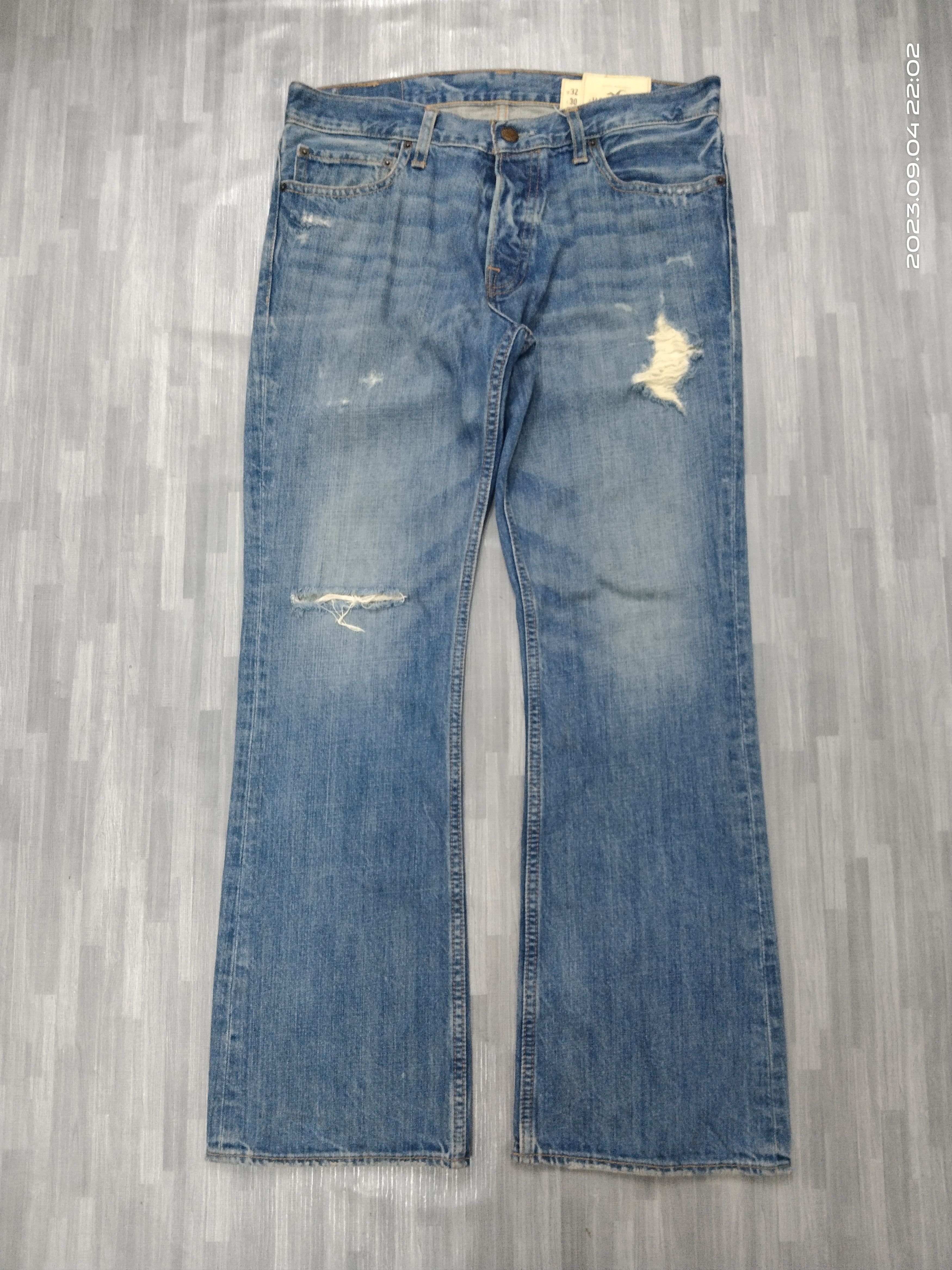 Hollister FLARE SICK RIPED HOLLISTER DENIM PANTS Size US 33 - 2 Thumbnail