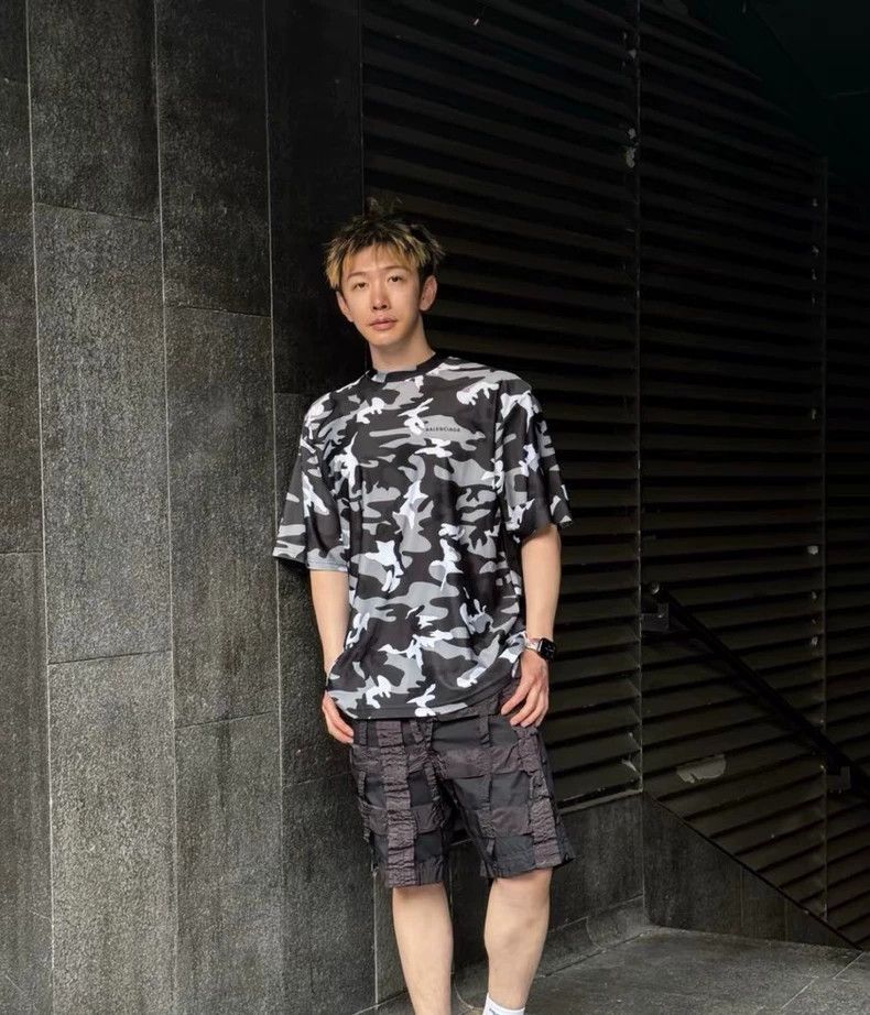 Balenciaga Balenciaga Camouflage print round-neck short-sleeve T-shir Size US L / EU 52-54 / 3 - 8 Thumbnail