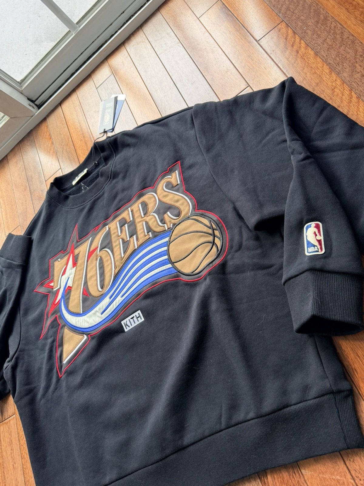 Kith × NBA Kith NBA All-Star Philadelphia 76ers Nelson Crewneck - Black Size US L / EU 52-54 / 3 - 2 Thumbnail