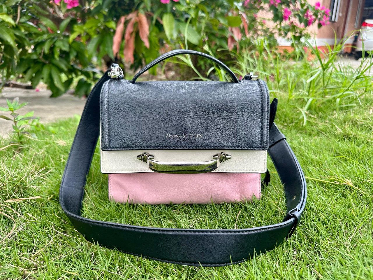 Alexander McQueen Authentic Alexander McQueen Leather S/S 2021 The Story Bag Size ONE SIZE - 1 Thumbnail