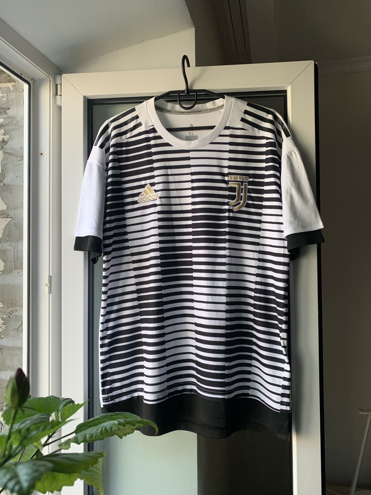 Adidas 🔥ADIDAS JUVENTUS TRAINING JERSEY Size US L / EU 52-54 / 3 - 3 Thumbnail