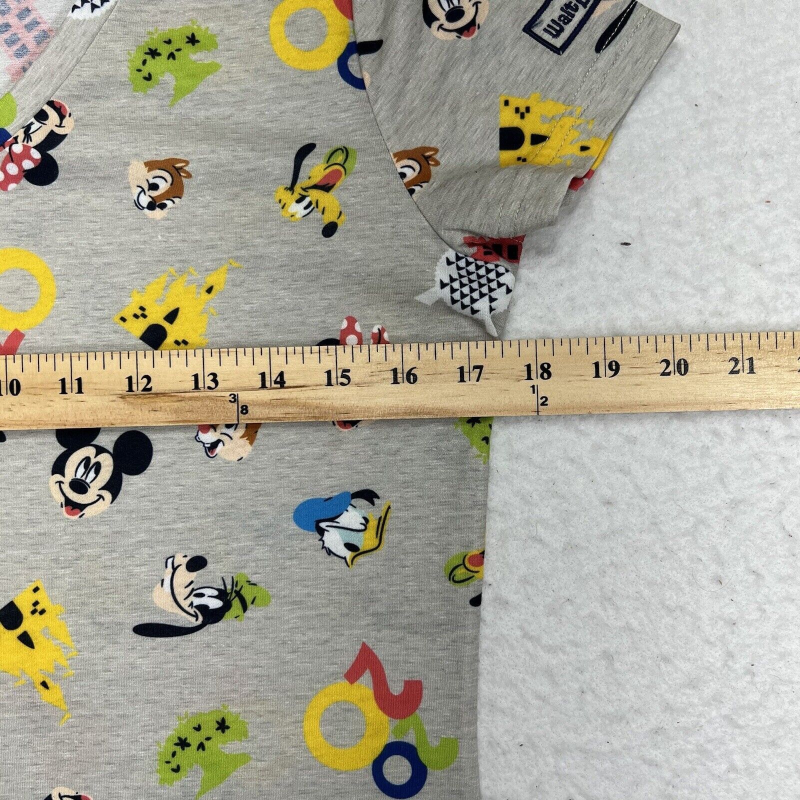 Disney Disney Parks Short Sleeve Mickey & Friends T Shirt Size S / US 4 / IT 40 - 7 Thumbnail