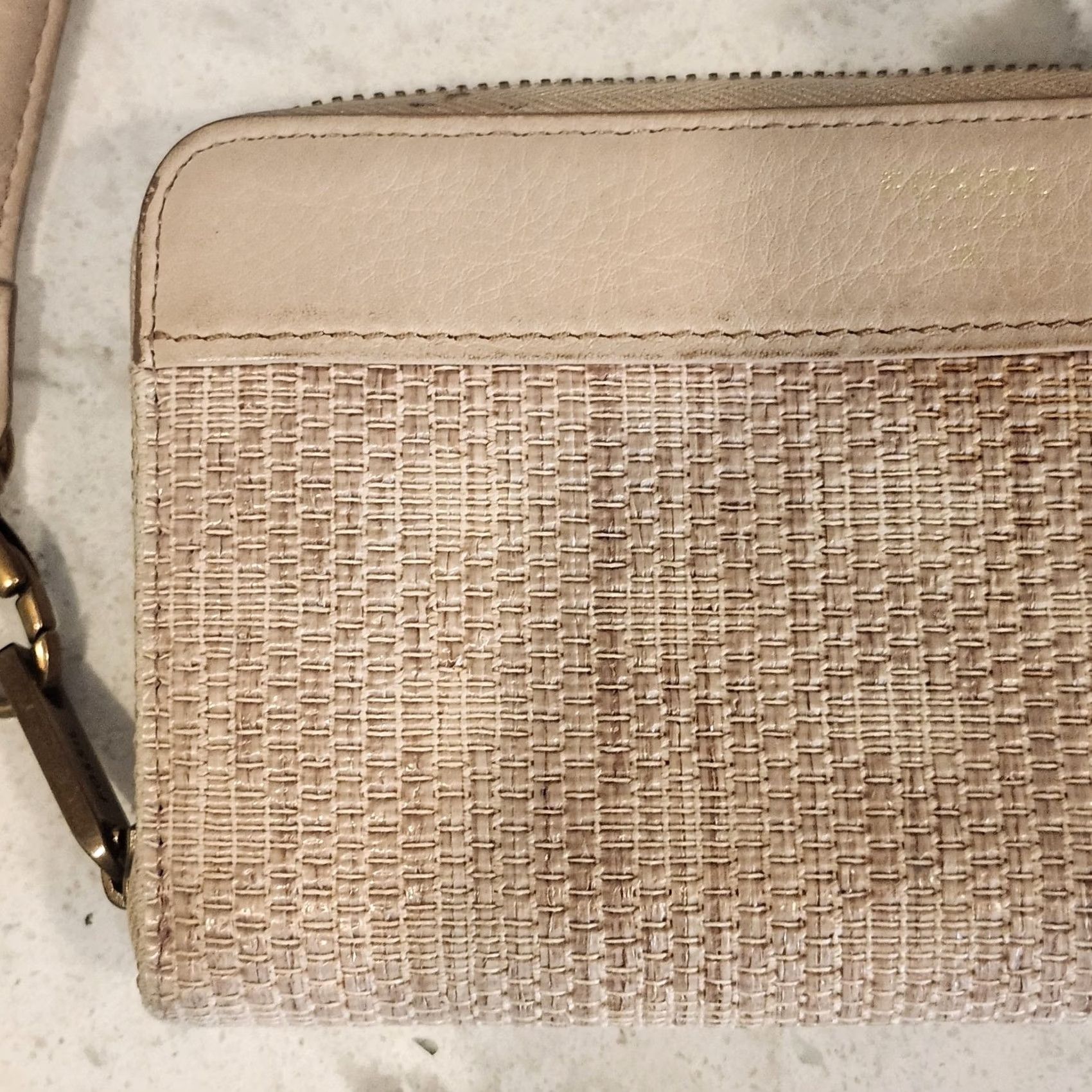 Fossil Fossil Zip-Around Wallet Tan Straw Leather Beige Womens S Color Beige Zip-Around Wallet Womens S Leather Wristlet Clutch NEEDS CLEANING Size ONE SIZE - 3 Thumbnail