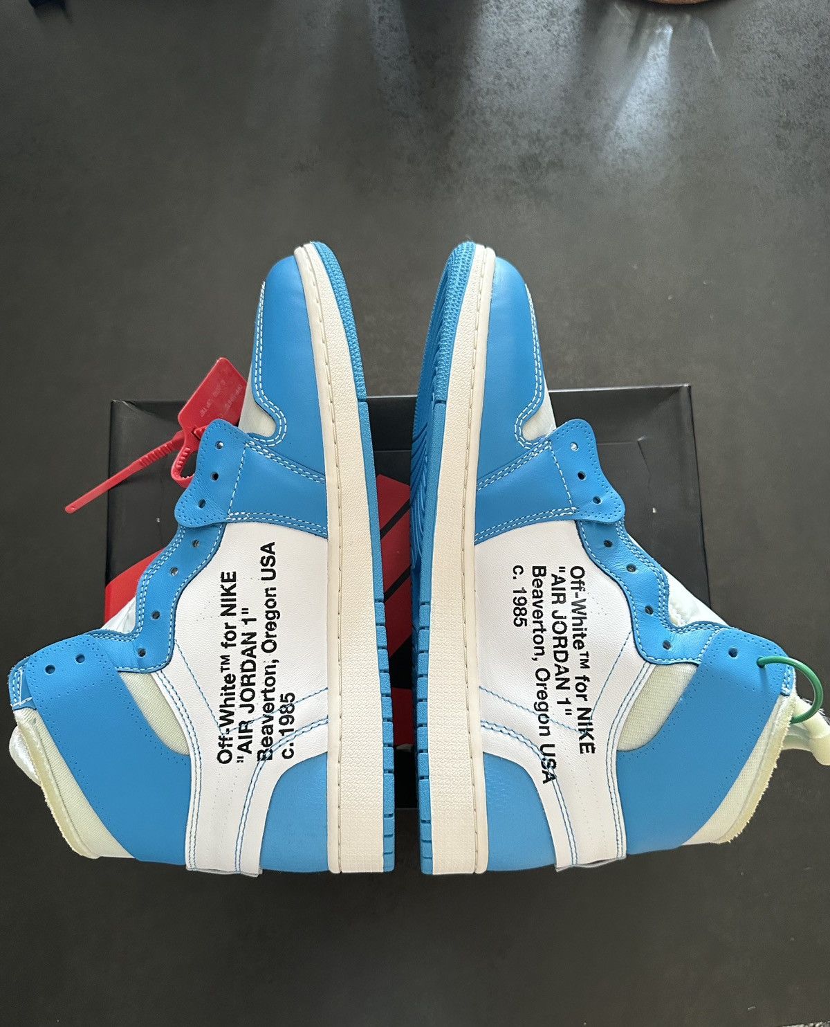Jordan Brand × Off-White × Virgil Abloh Jordan 1 Retro High Off-White University Blue Size 12 Size US 12 / EU 45 - 3 Thumbnail