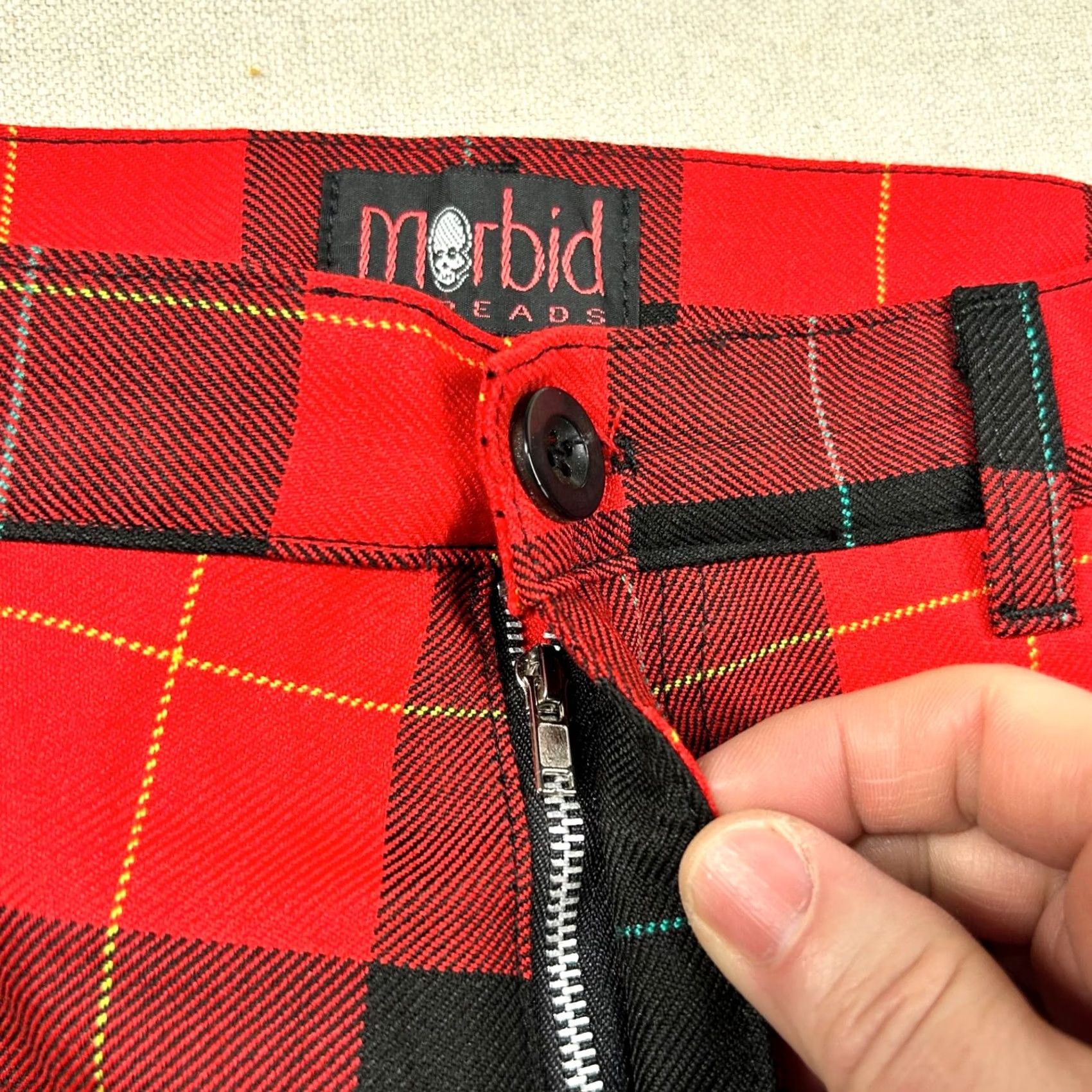 Hot Topic VINTAGE Morbid Threads Pants Mens 36 Red Plaid Zipper Cargo 5-Pocket 90s Gothic Punk Wide-Leg Belt USA Mens Size US 36 / EU 52 - 3 Thumbnail