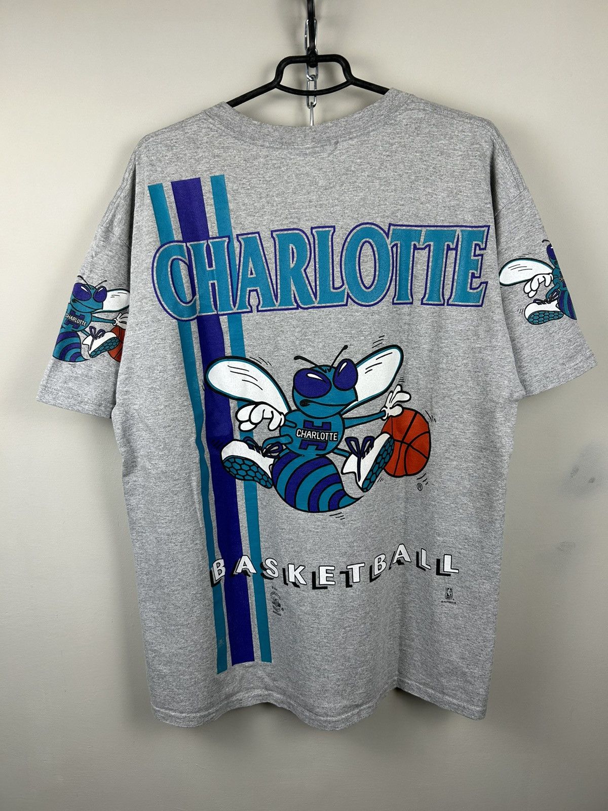 Vintage Vintage 90s Charlotte Hornets Basketball Tee Rare Size US XL / EU 56 / 4 - 18 Thumbnail