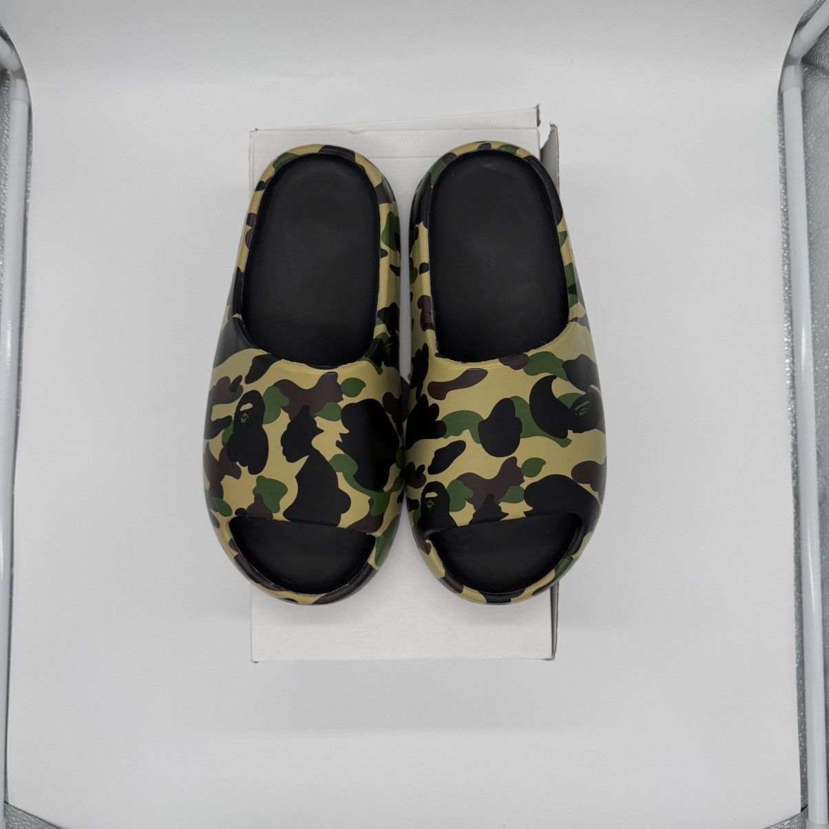 Bape Bape 1st camo slides ‘yellow’ Size US 9 / EU 42 - 2 Thumbnail