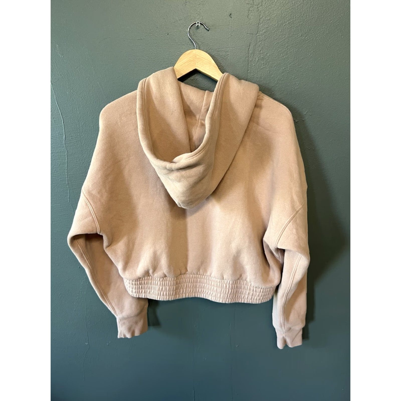 Abercrombie & Fitch Abercrombie & Fitch Womens Orange Cropped Full Zip Hooded Sweatshirt M Size Orange Full Zip Hooded Sweatshirt Womens Abercrombie & Fitch Size M / US 6-8 / IT 42-44 - 2 Thumbnail