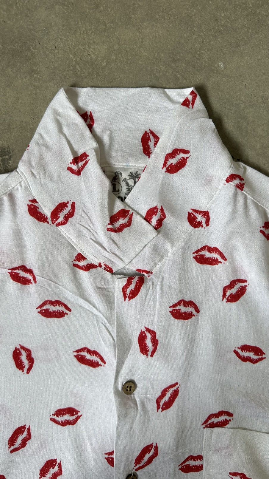 Vintage VINTAGE DOKKIA ALOHA LIPS PRINTED SHIRT Size US L / EU 52-54 / 3 - 6 Thumbnail