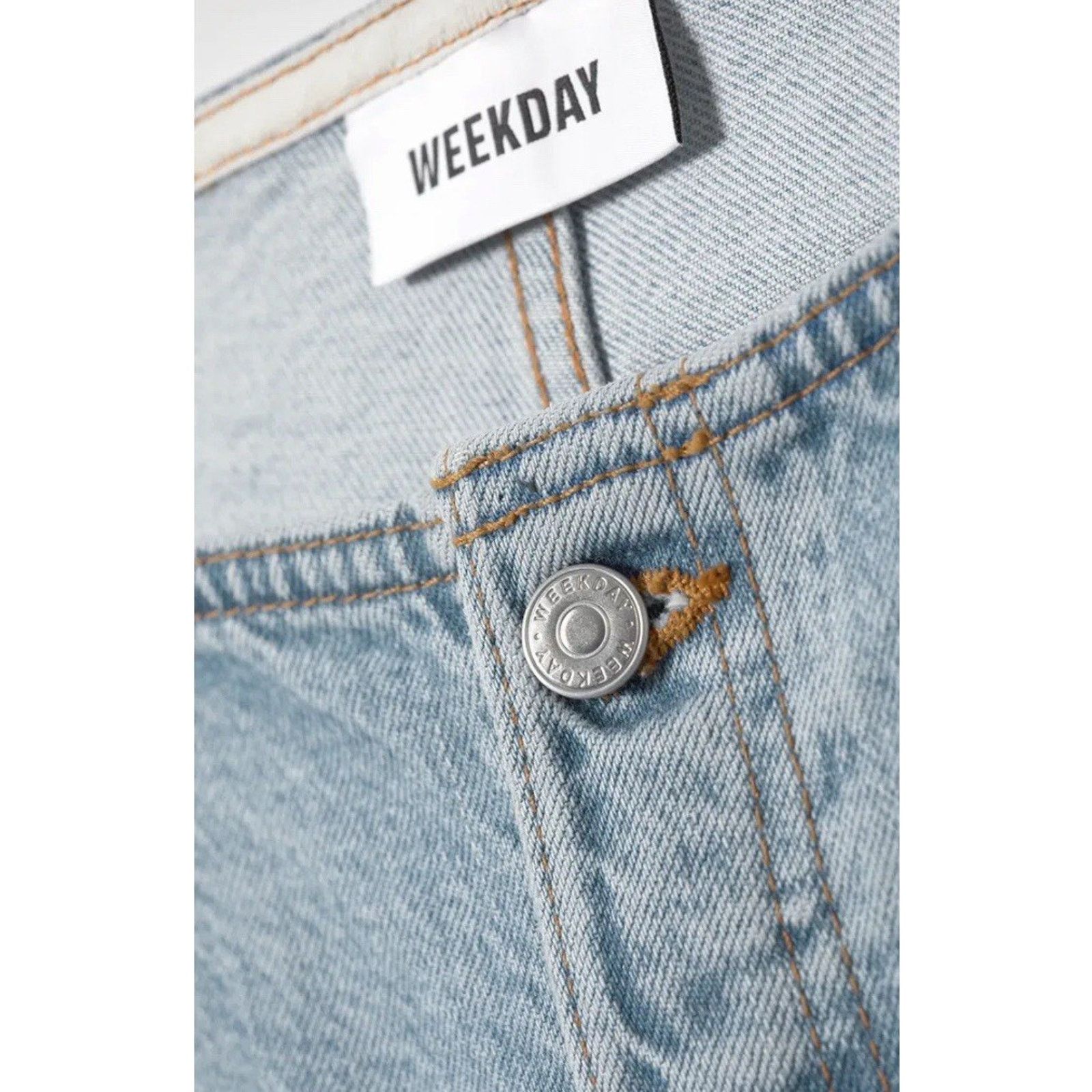 Weekday Weekday Ultra LowJeans Light Wash Sz 24 A001615 Size 24" / US 00 / IT 34 - 2 Thumbnail
