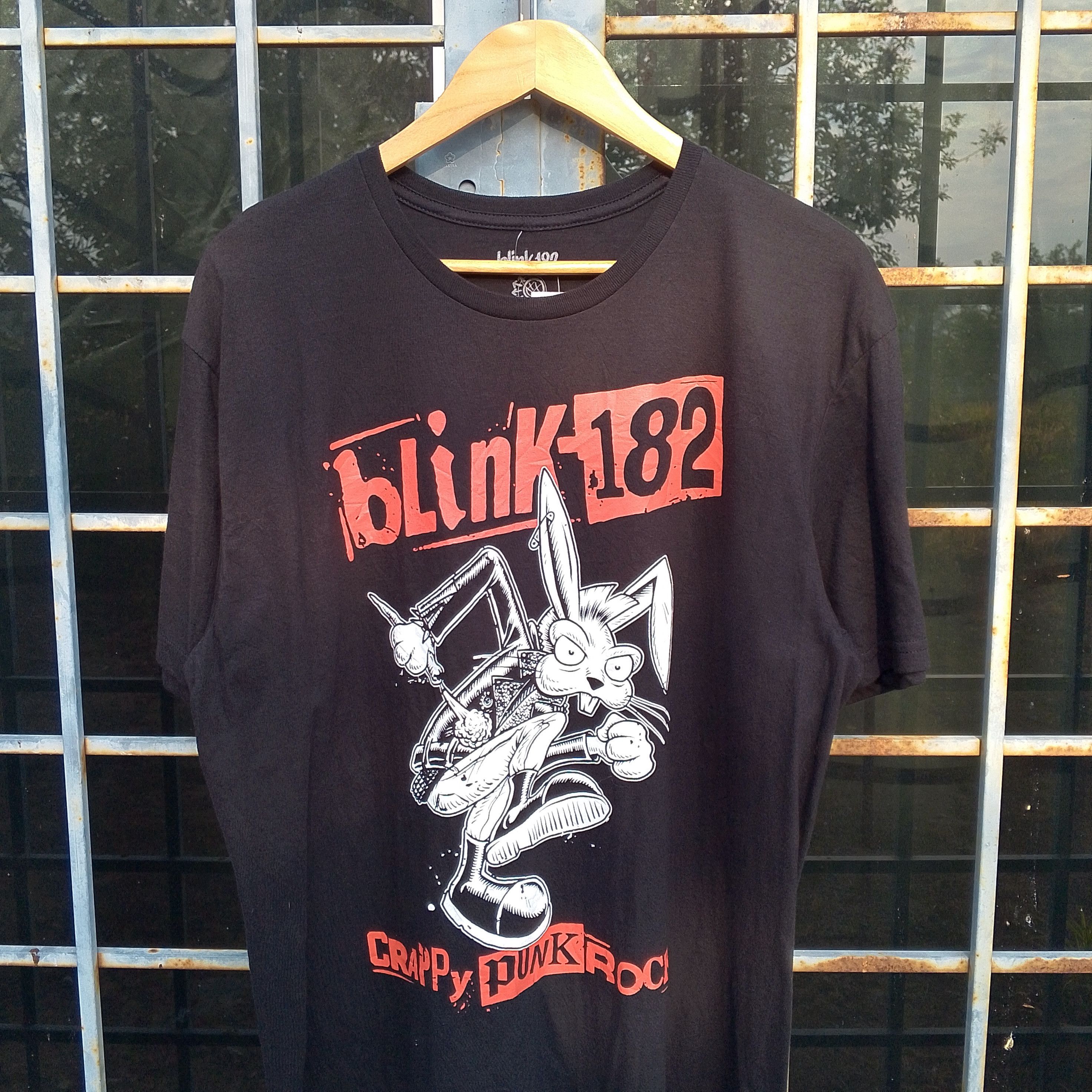 Band Tees Blink 182 Crappy Punk Rock Tshirt Size US L / EU 52-54 / 3 - 2 Thumbnail