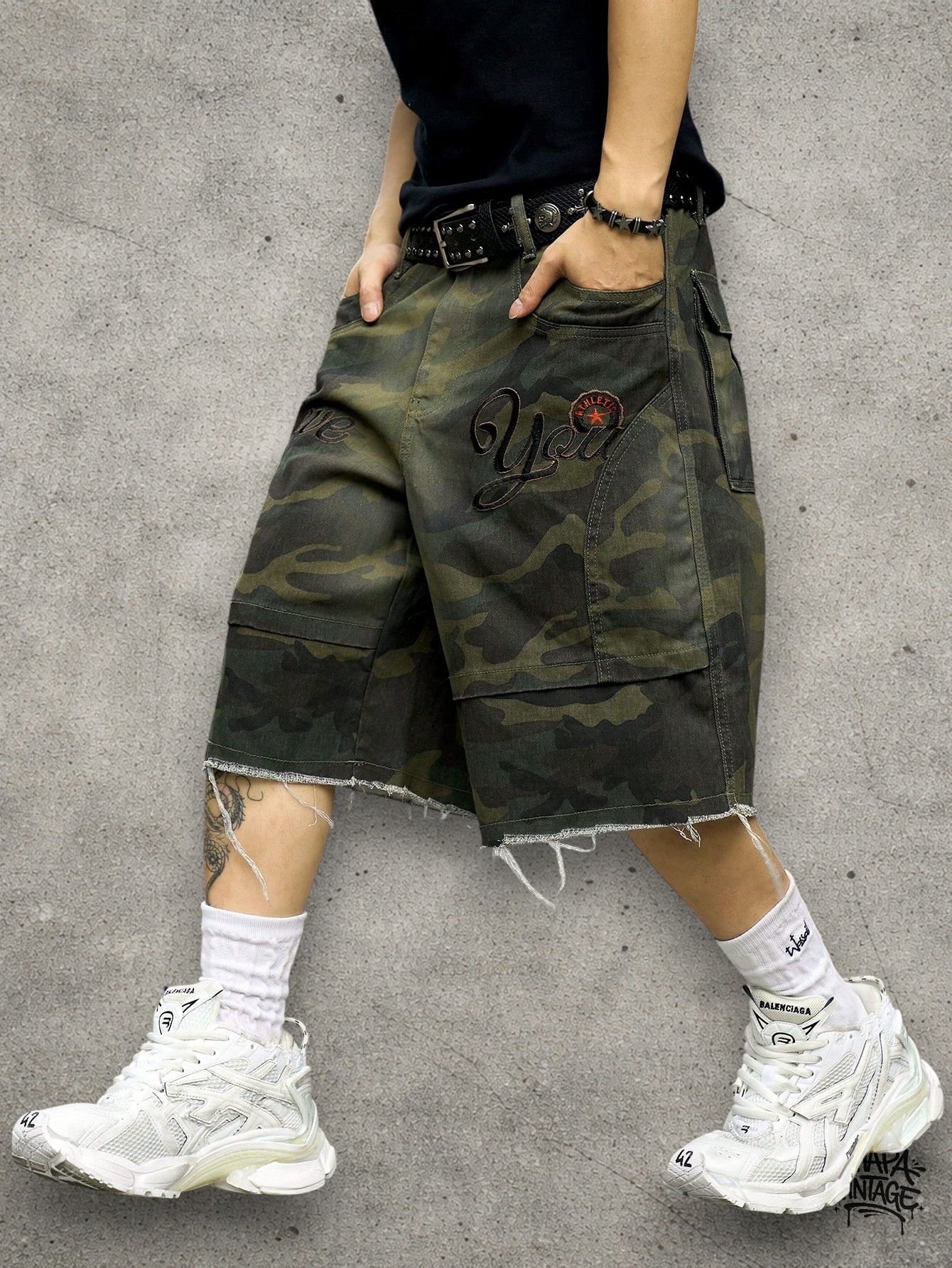 Japanese Brand Distressed camo shorts Size US 32 / EU 48 - 1 Thumbnail