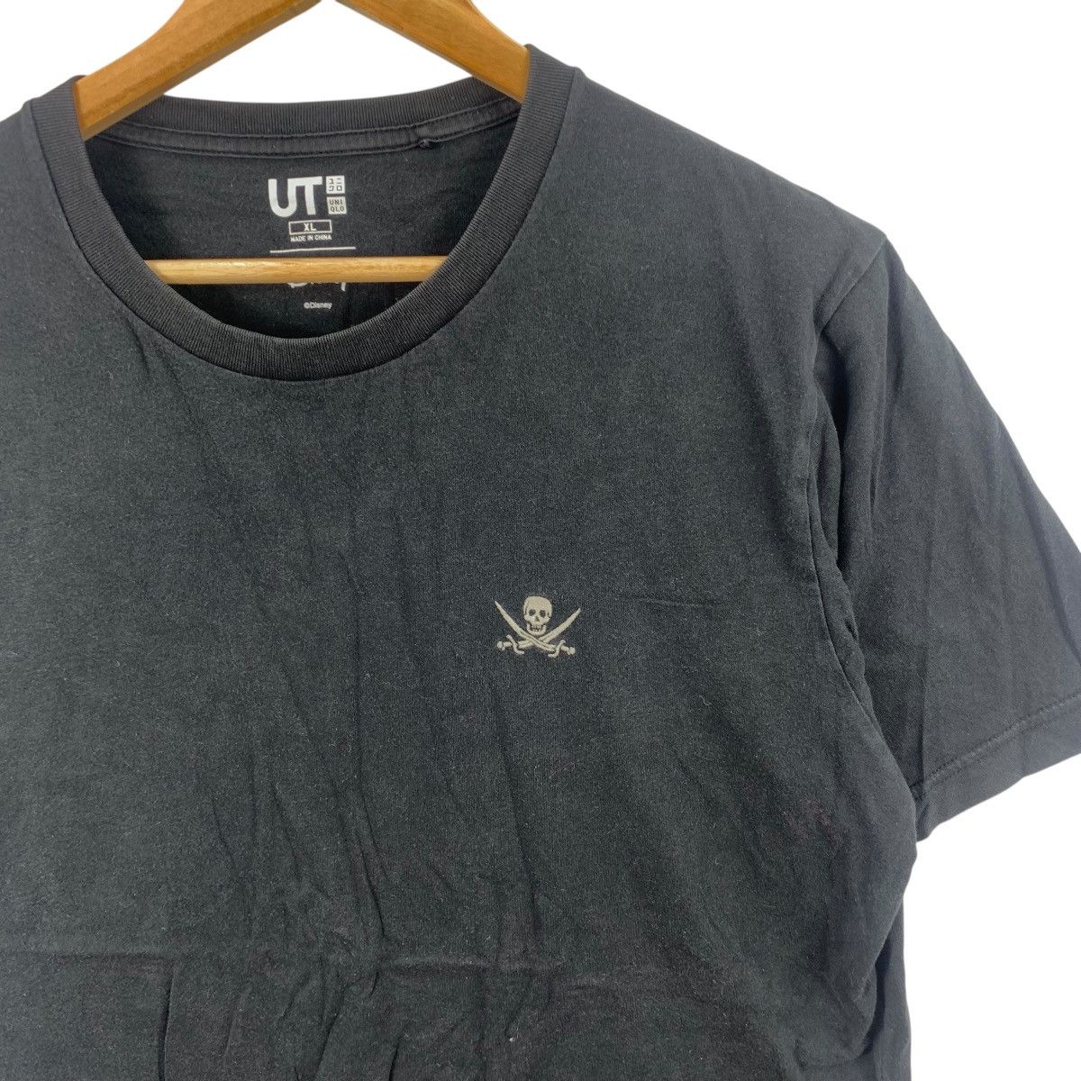 Uniqlo UNIQLO x PIRATES OF THE CARIBBEAN Movie Film Tee Shirt Top Size US XL / EU 56 / 4 - 5 Thumbnail