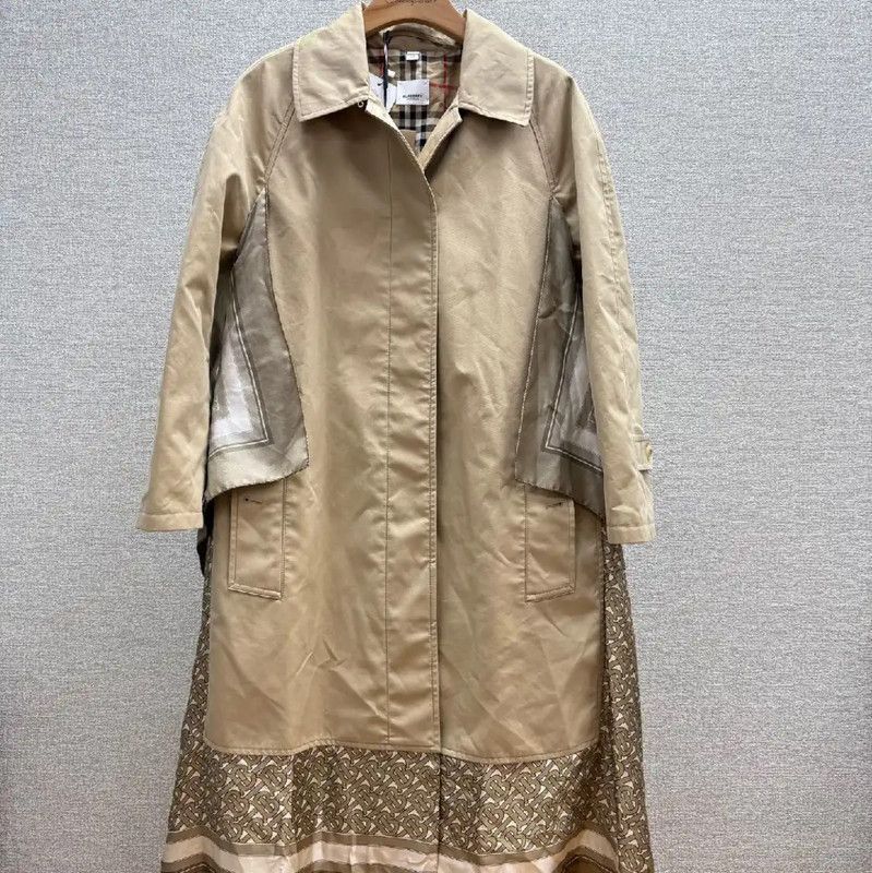 Burberry Burberry Spring Autumn Khaki Cotton Trench Coat Size M / US 6-8 / IT 42-44 - 1 Thumbnail