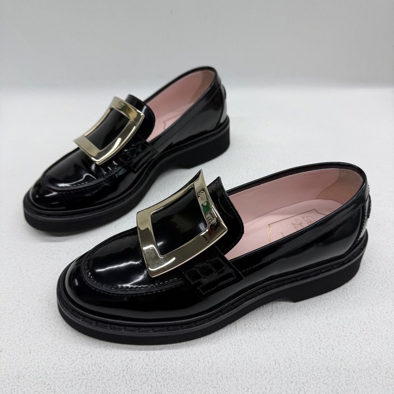 Roger Vivier Roger Vivier Retro Black Lowtop Sneakers us_4 Women Size US 4 / IT 34 - 1 Thumbnail