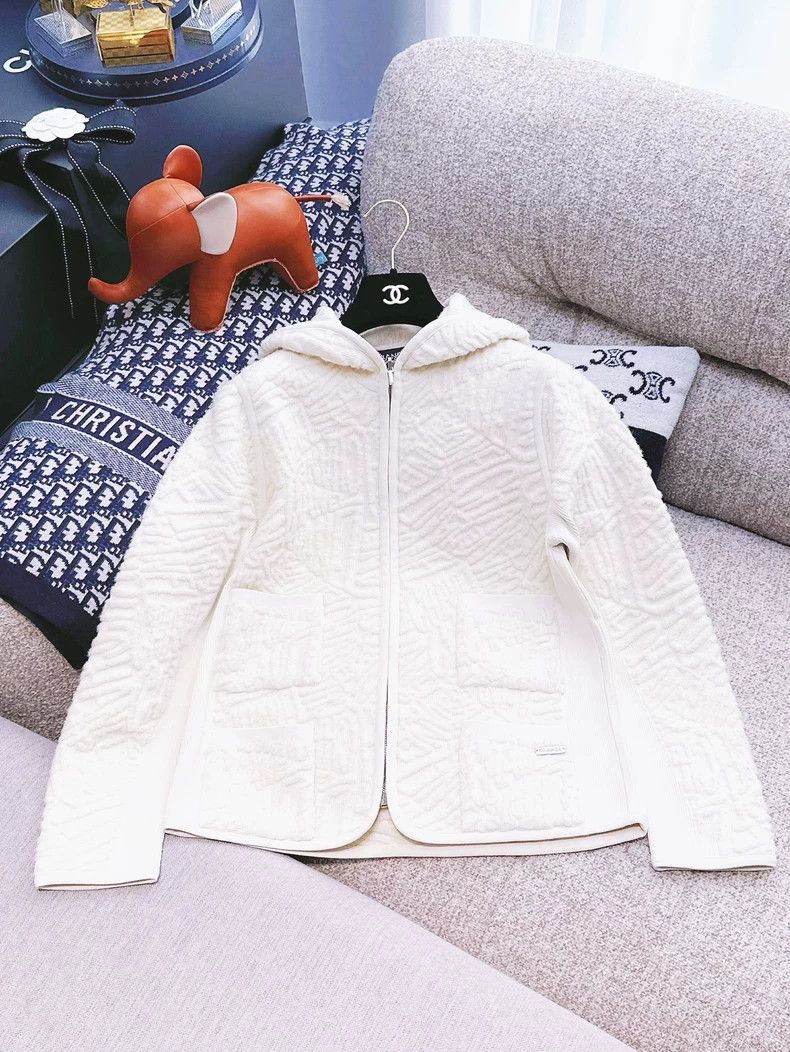 Chanel Chanel Beige full-printed logo long-sleeved jacket Size XXS / US 00 / IT 34 - 1 Thumbnail