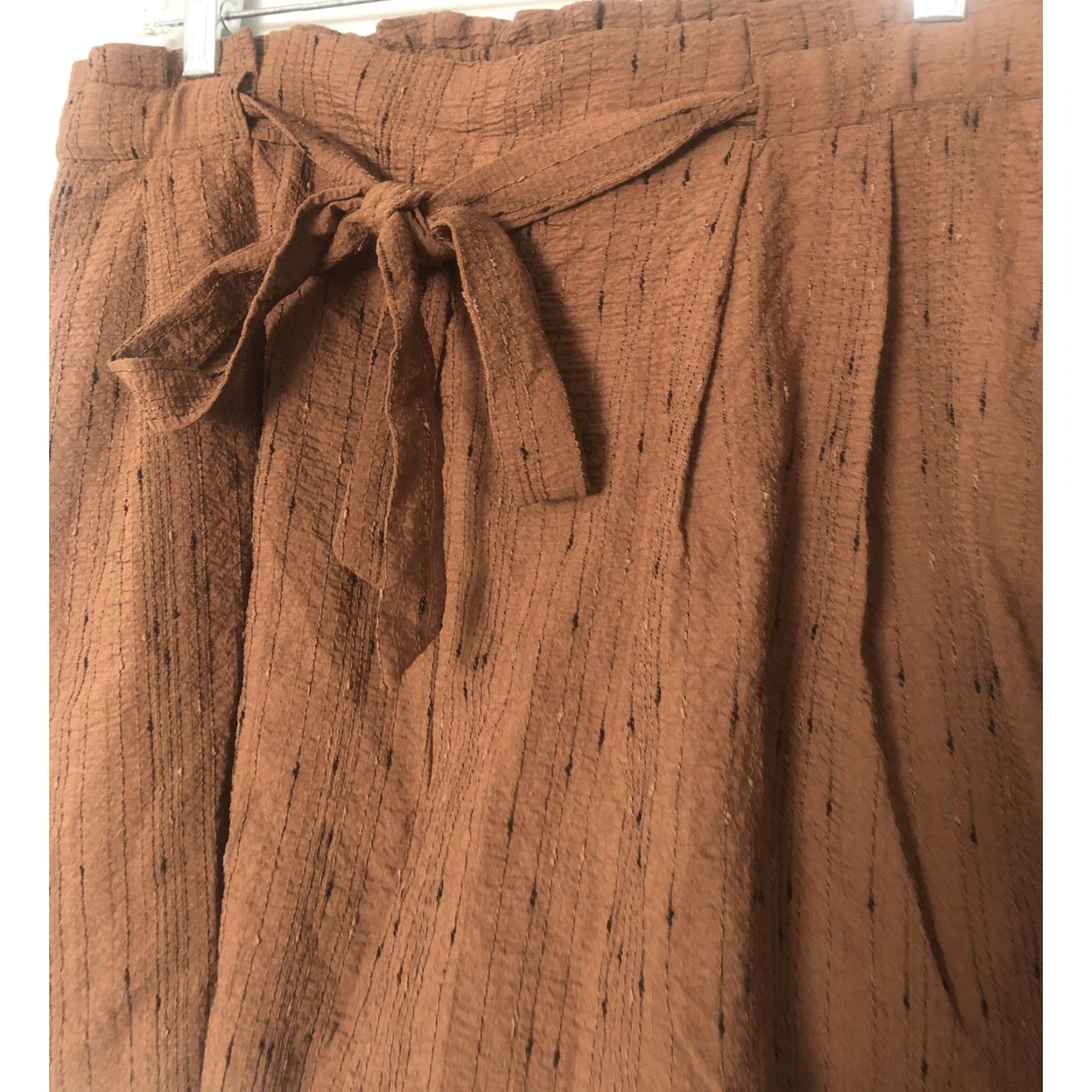 Worthington Worthington Womens Paperbag Dress Shorts Sz 14 Brown Black Pleated Seersucker Dress Shorts Size 36" / US 14 / IT 50 - 3 Thumbnail