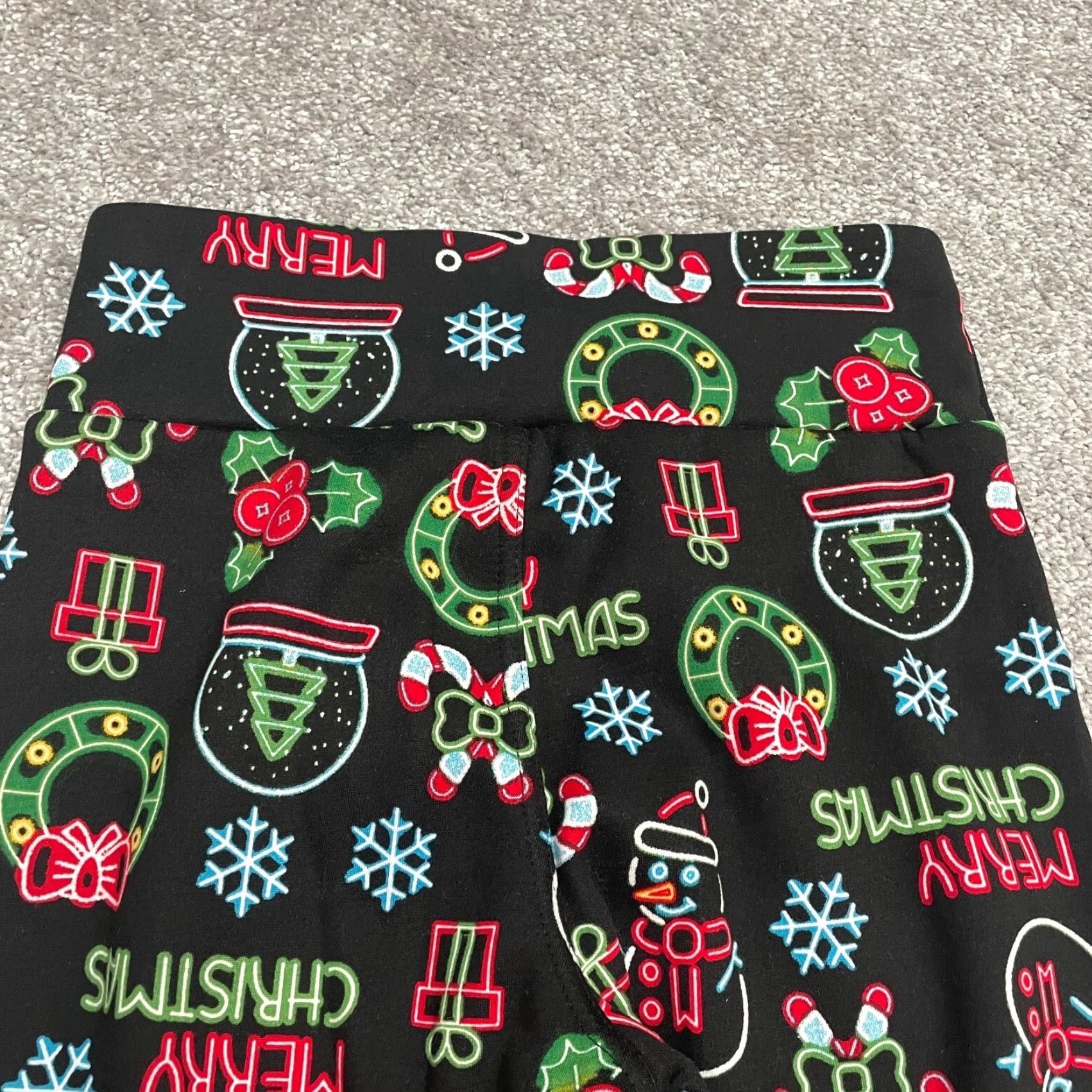 Vintage No Boundaries Christmas Sweatpants Juniors Small Multi Slim High Rise Fleece NWT Size 28" / US 6 / IT 42 - 3 Thumbnail