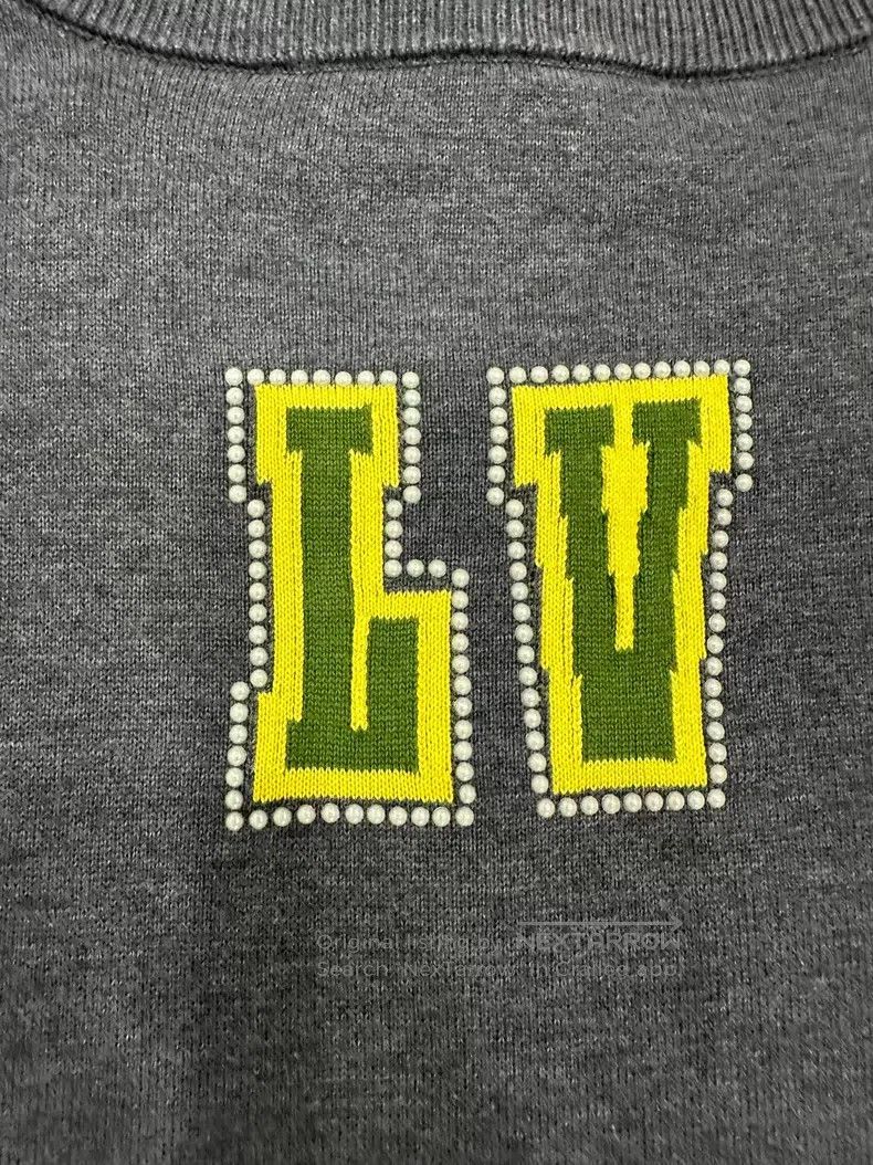 Louis Vuitton Louis Vuitton 25 New Dog Paws Grey Short Sleeve T-Shirt Size US S / EU 44-46 / 1 - 5 Thumbnail