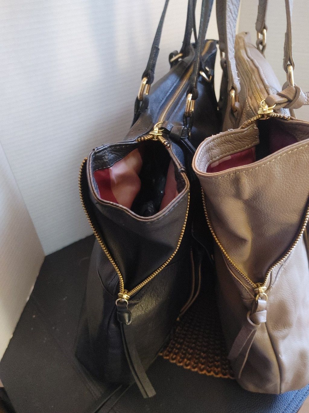 Koolaburra Kooba Everette Leather Totes x2 Size ONE SIZE - 7 Thumbnail