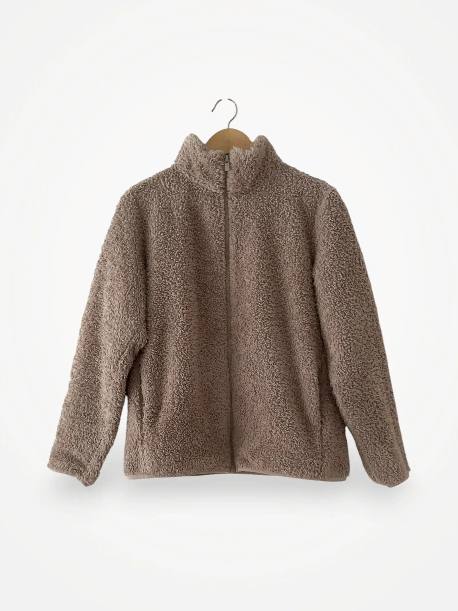 Uniqlo Uniqlo Sweater Size M / US 6-8 / IT 42-44 - 1 Thumbnail
