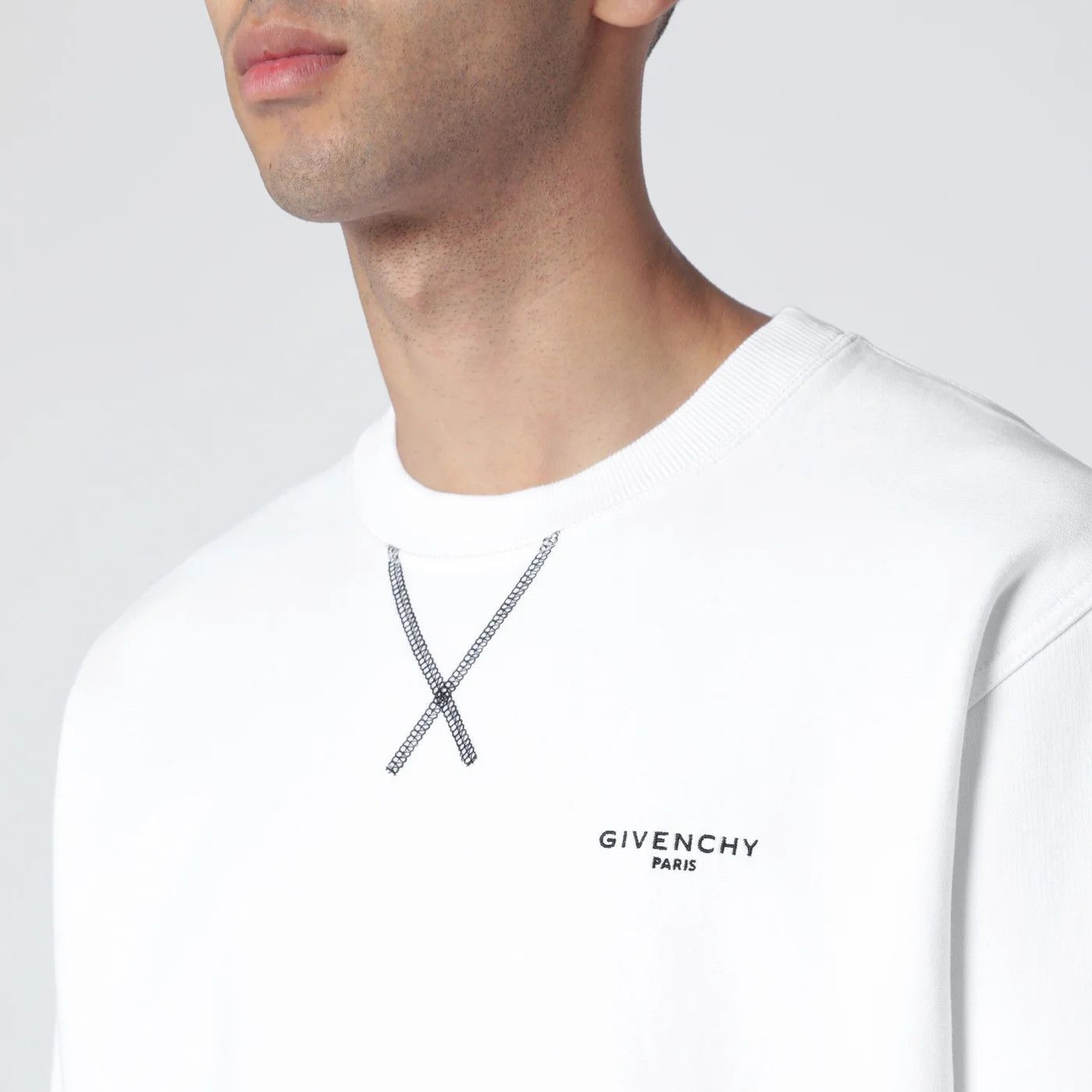 Givenchy o1d2blof0426 Logo Embroidered Sweatshirts in White Size US M / EU 48-50 / 2 - 4 Thumbnail