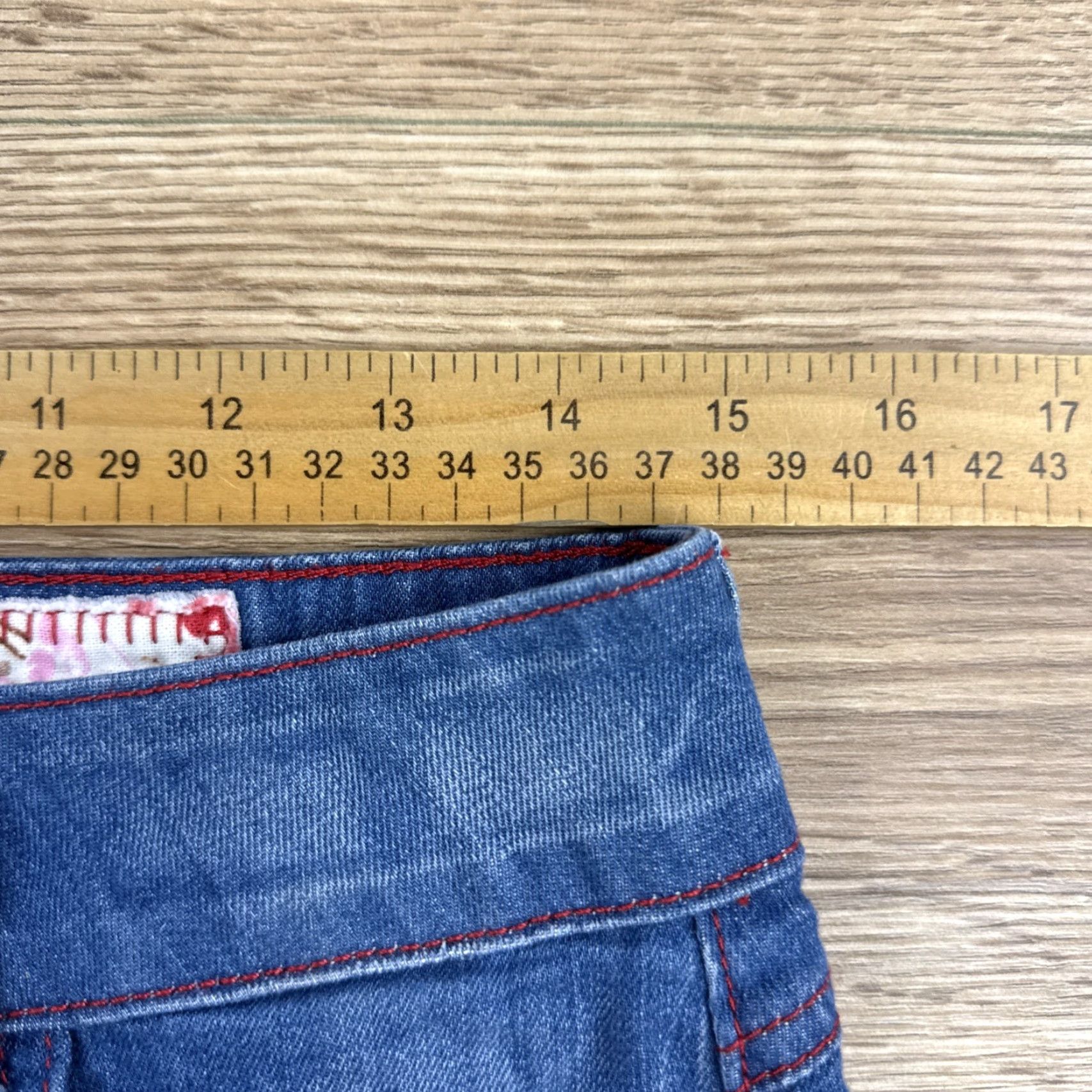 CAMILLA **Siwy Denim Low Rise Blue Cut-Off Jean Shorts Size 26** User: **Siwy Denim Low Rise Blue Cut-Off Jean Shorts Size 26** Size 26" / US 2 / IT 38 - 4 Thumbnail