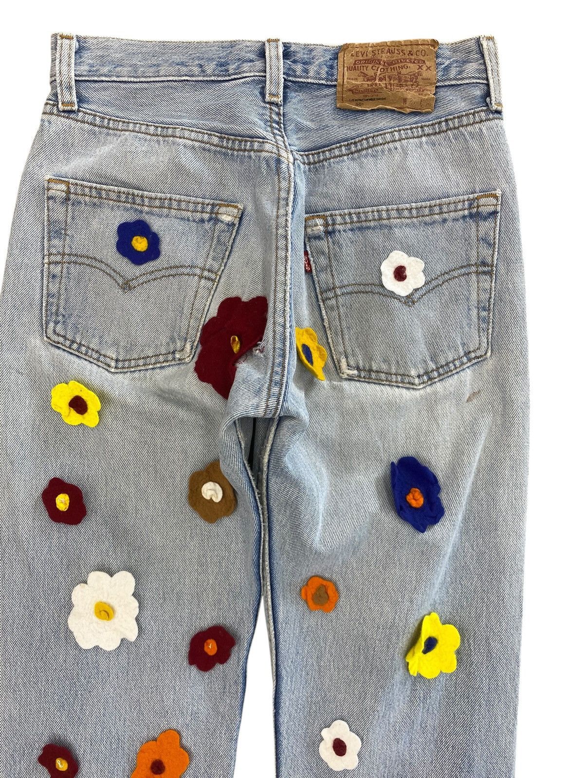 Levi's Levi's 501 distressed denim jeans with floral patches jeans Size 26" / US 2 / IT 38 - 4 Thumbnail