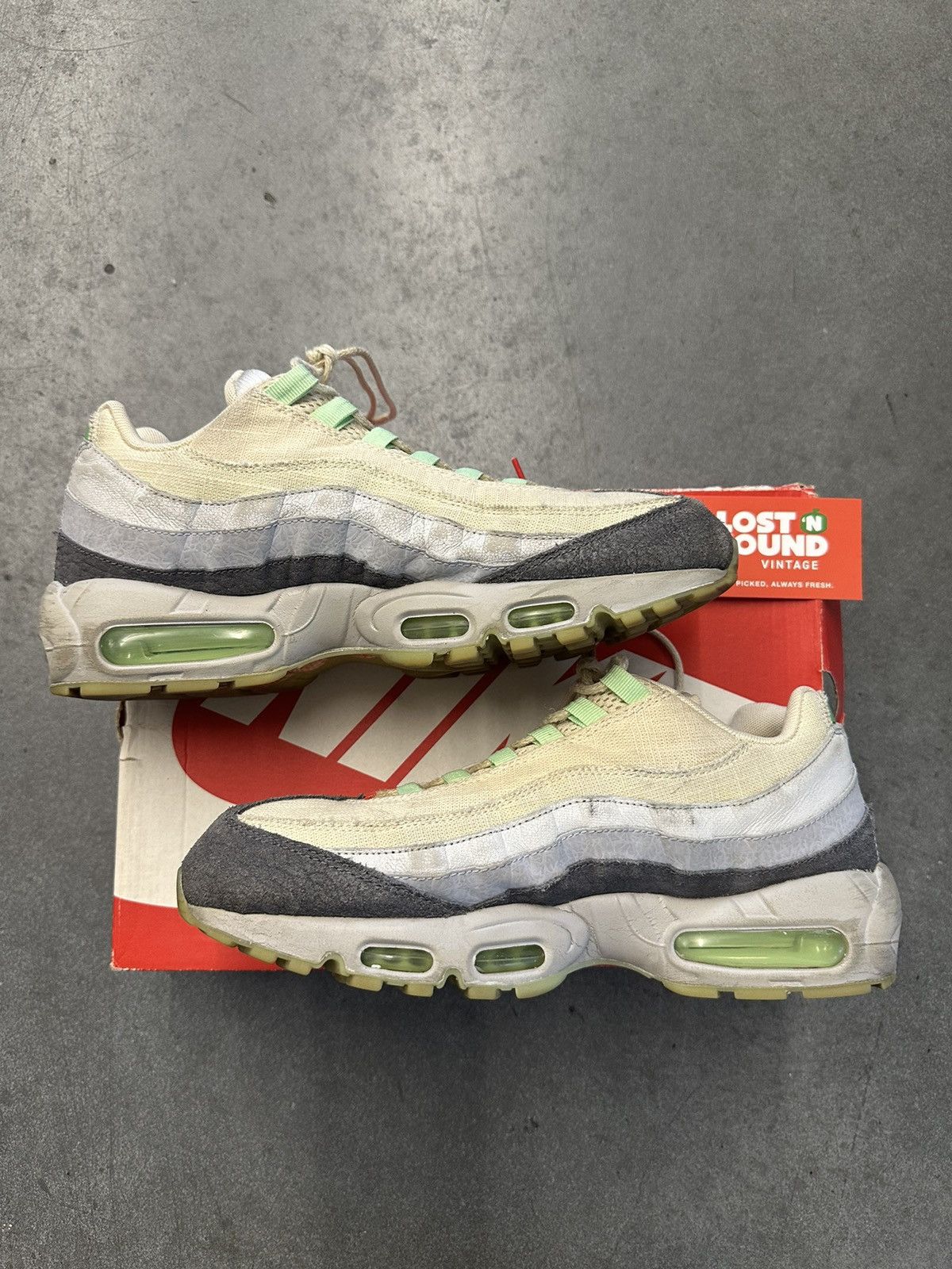 Nike × Vintage 2014 Nike Air Max 95 QS Halloween Mummy Zombie Size US 10 / EU 43 - 2 Thumbnail