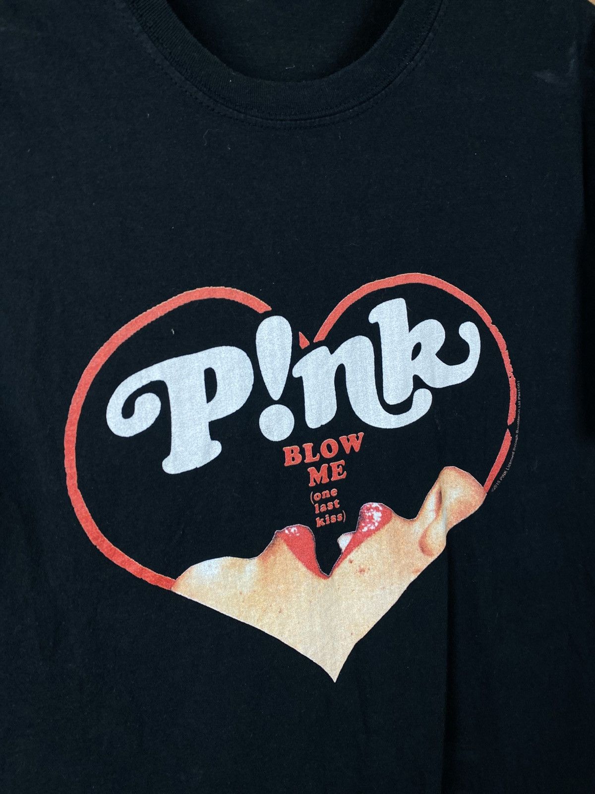 Band Tees 🎸Vintage 2015 T-Shirt Pink Blow Me One Last Kiss Rock Tee🎸 Size US M / EU 48-50 / 2 - 2 Thumbnail