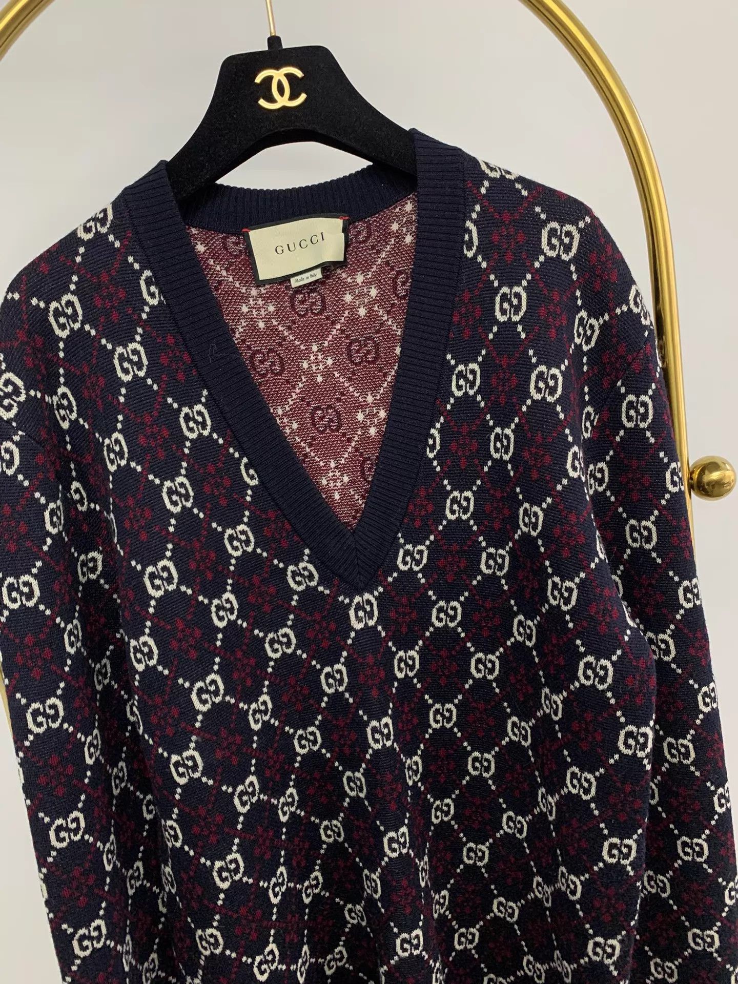 Gucci Gucci colorblocked GG full logo knit V-neck sweater S new Size S / US 4 / IT 40 - 2 Thumbnail
