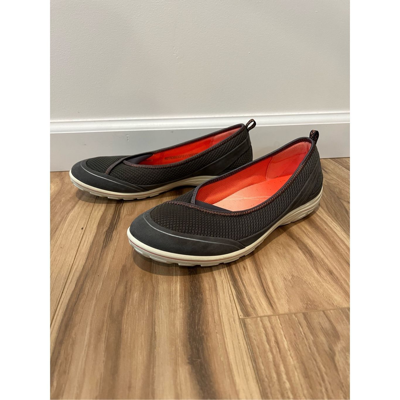 Ecco ECCO Womens Arizona Ballerina shoes sz 40 US 9.5 Size US 9.5 / IT 39.5 - 3 Thumbnail