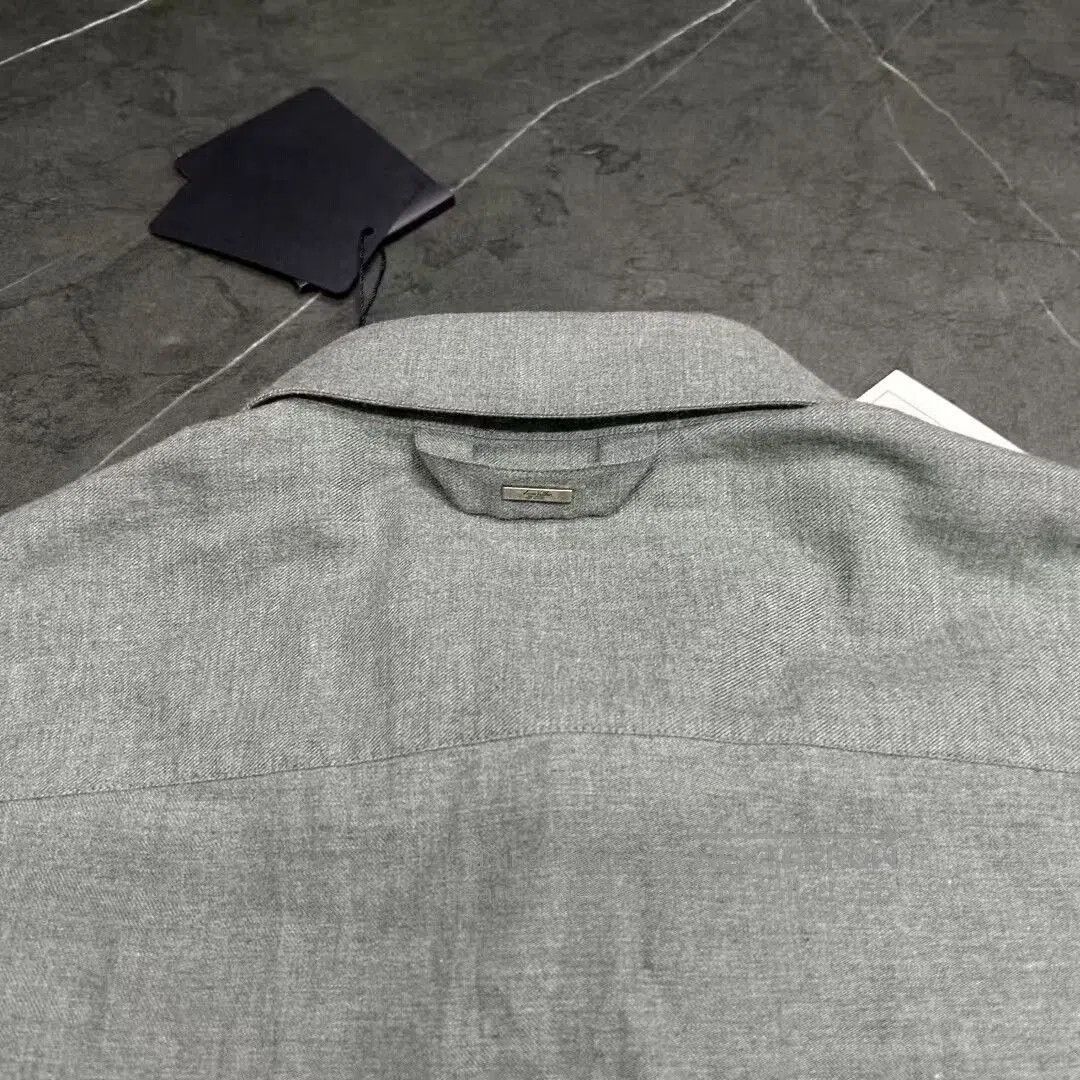 Louis Vuitton Louis Vuitton Embroidered Logo Shirt M Size. Size US M / EU 48-50 / 2 - 5 Thumbnail