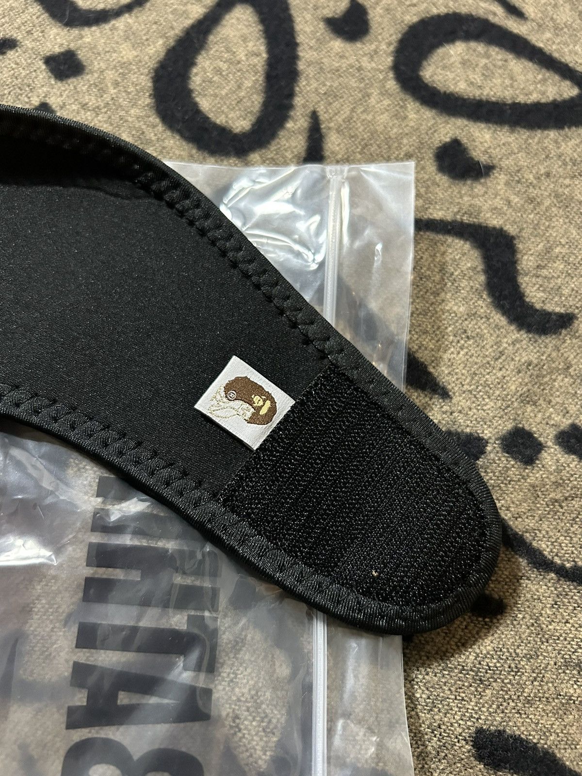 Bape × October's Very Own Bape x OVO 1st Camo Mask Size ONE SIZE - 6 Thumbnail