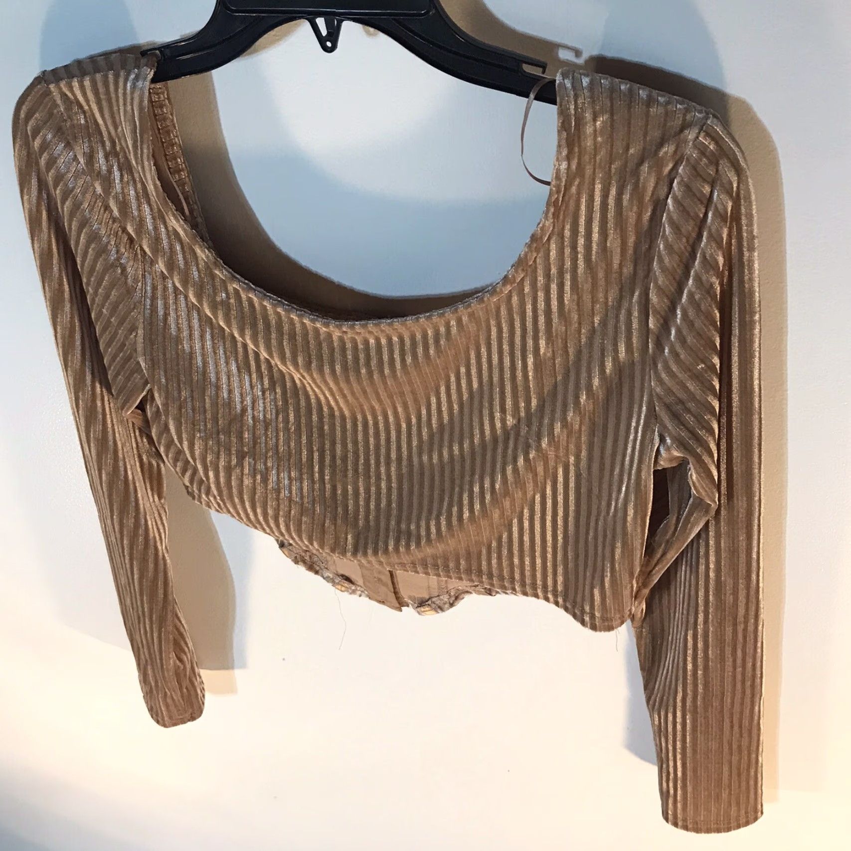 Vintage Haute Monde Cropped Top Shirt Womens L Gold Velvet Ribbon Logo Modern Style Long Sleeve Round Neck Velvet Cropped Top Womens L Gold Size L / US 10 / IT 46 - 3 Thumbnail