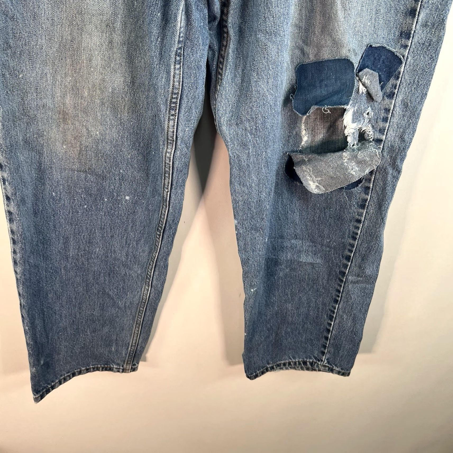 Levi's VINTAGE Levi's Jeans Men 36x32 Straight Fit Blue Denim 90s Distressed Comfortable Size US 36 / EU 52 - 4 Thumbnail