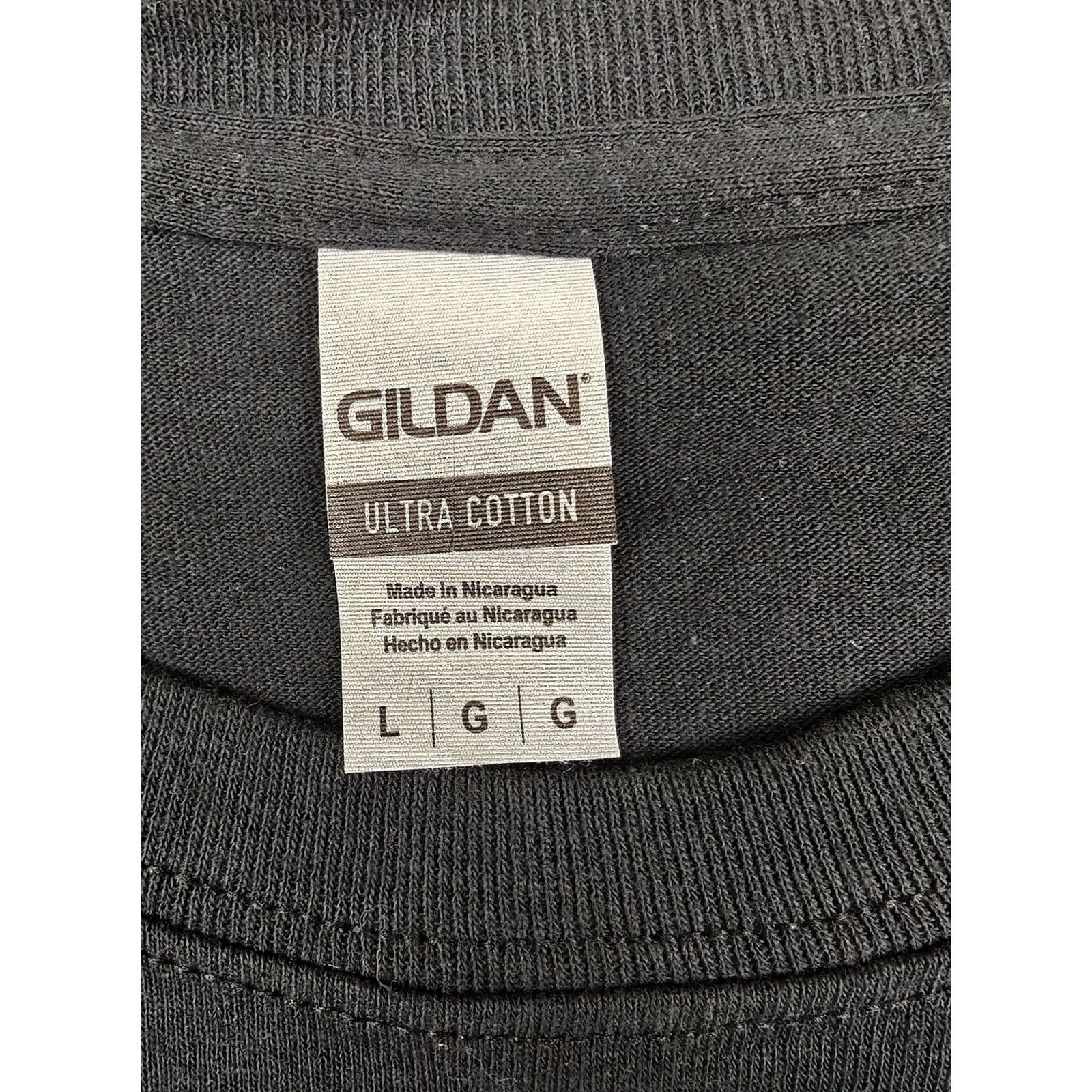 Gildan Gildan Shirt Mens Large Black Bound Hands Chain Graphic Tee Streetwear Shirt Mens Large Black Graphic Print 90s Style Size US L / EU 52-54 / 3 - 2 Thumbnail