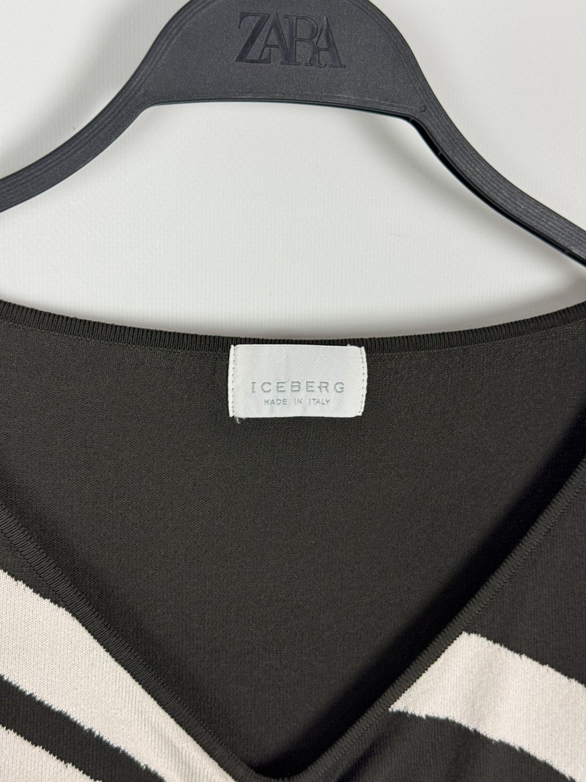 Iceberg Iceberg V-Neck Viscose Blend Sleeveless Size XS / US 0-2 / IT 36-38 - 5 Thumbnail