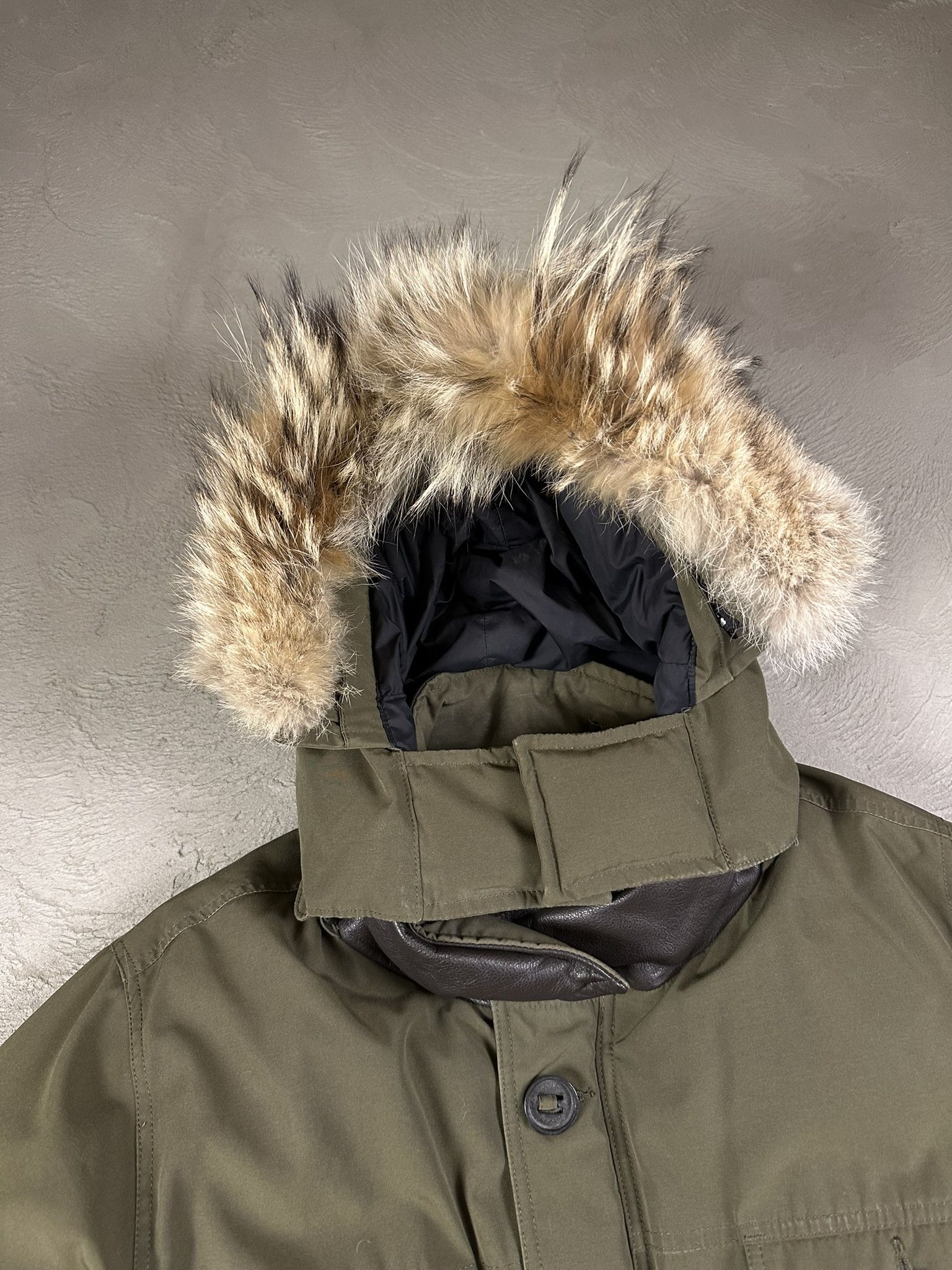 Canada Goose Canada Goose Baniff Fur Hood Military Down Winter Parka Size US XL / EU 56 / 4 - 9 Thumbnail