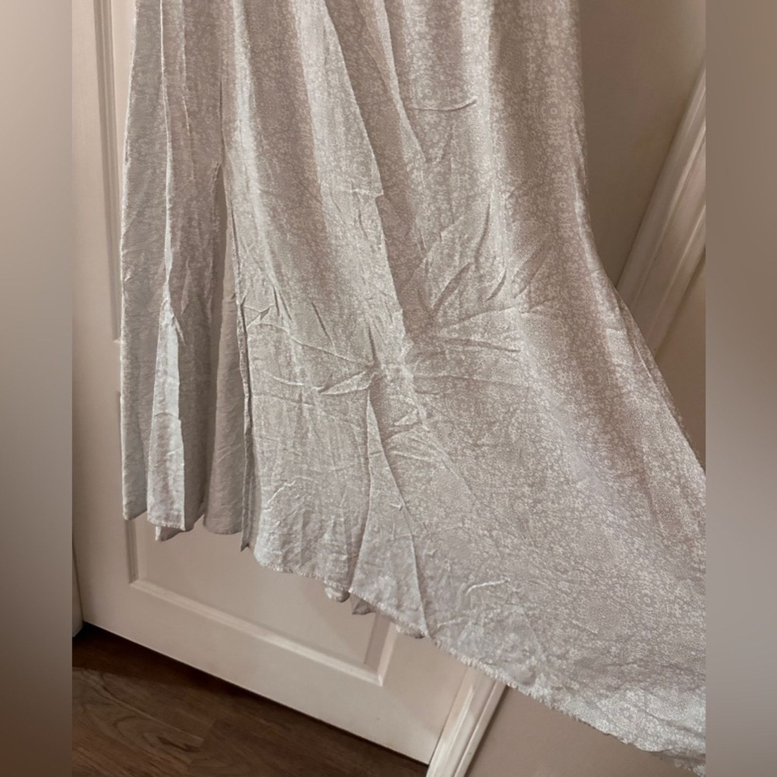 Other Grey and white printed nightgown size small Size ONE SIZE - 5 Thumbnail