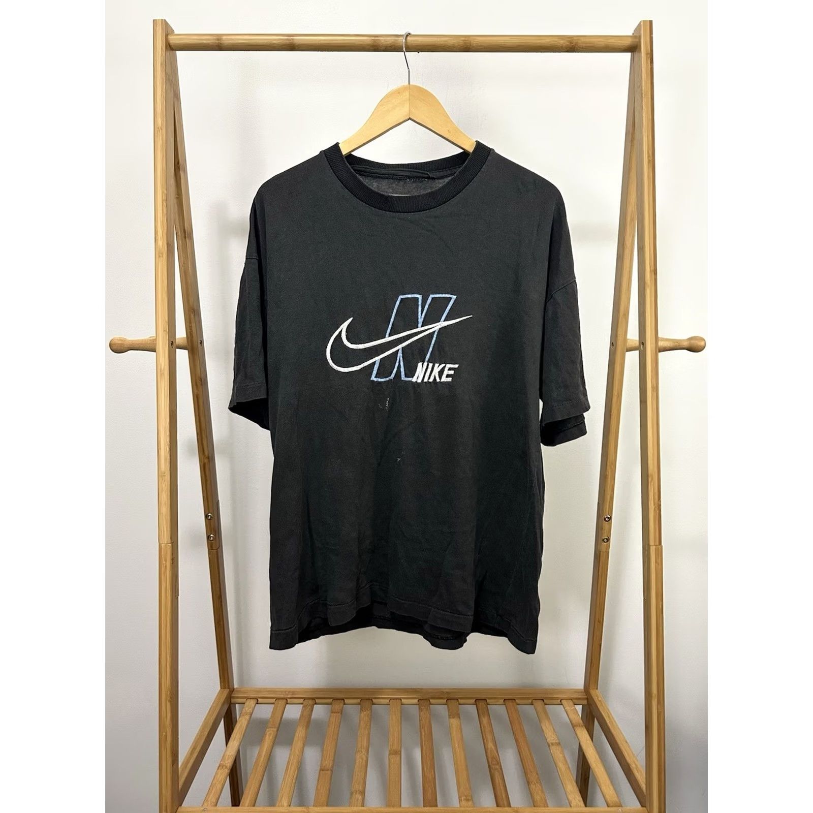Nike VTG 90s Nike Swoosh Spellout Embroidered Faded Worn Cotton T-Shirt XL Black Mens Size US XL / EU 56 / 4 - 2 Thumbnail