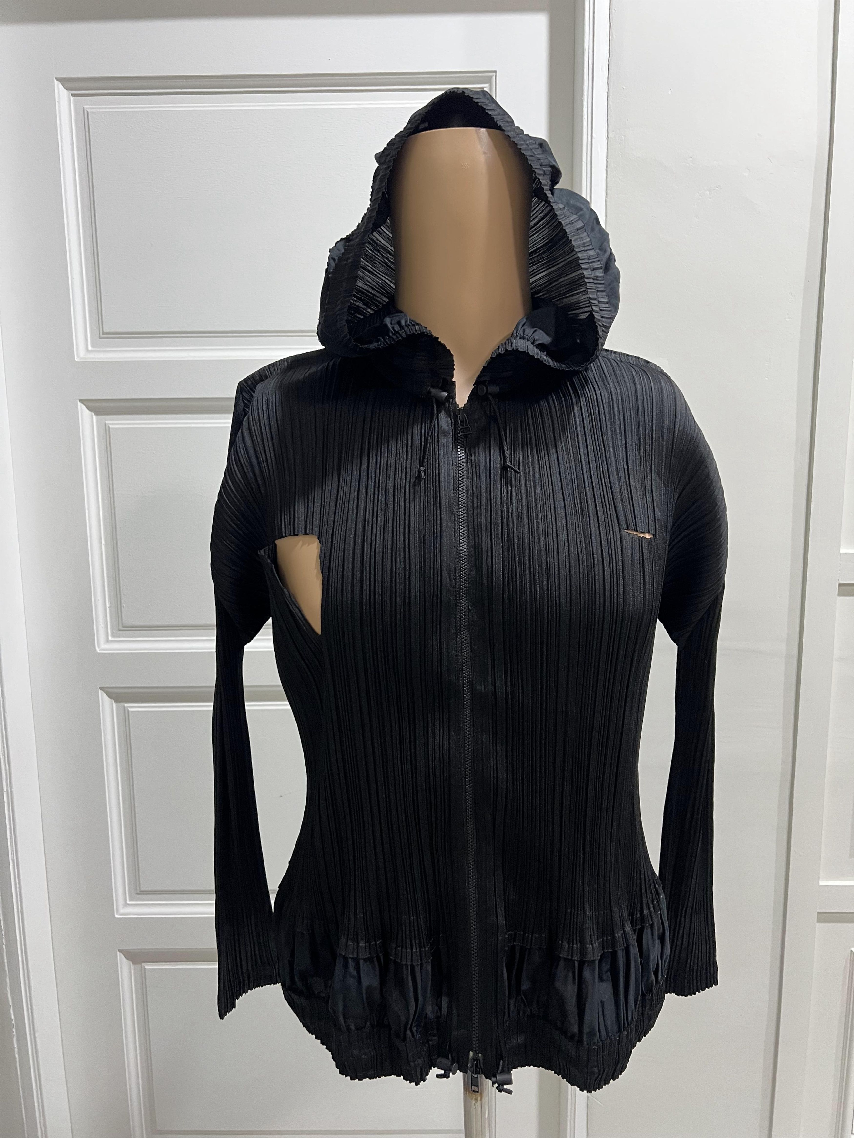 Pleats Please Issey Miyake Pleat Pleats Issey Miyake Black Pleated hoodie Size S / US 4 / IT 40 - 1 Thumbnail