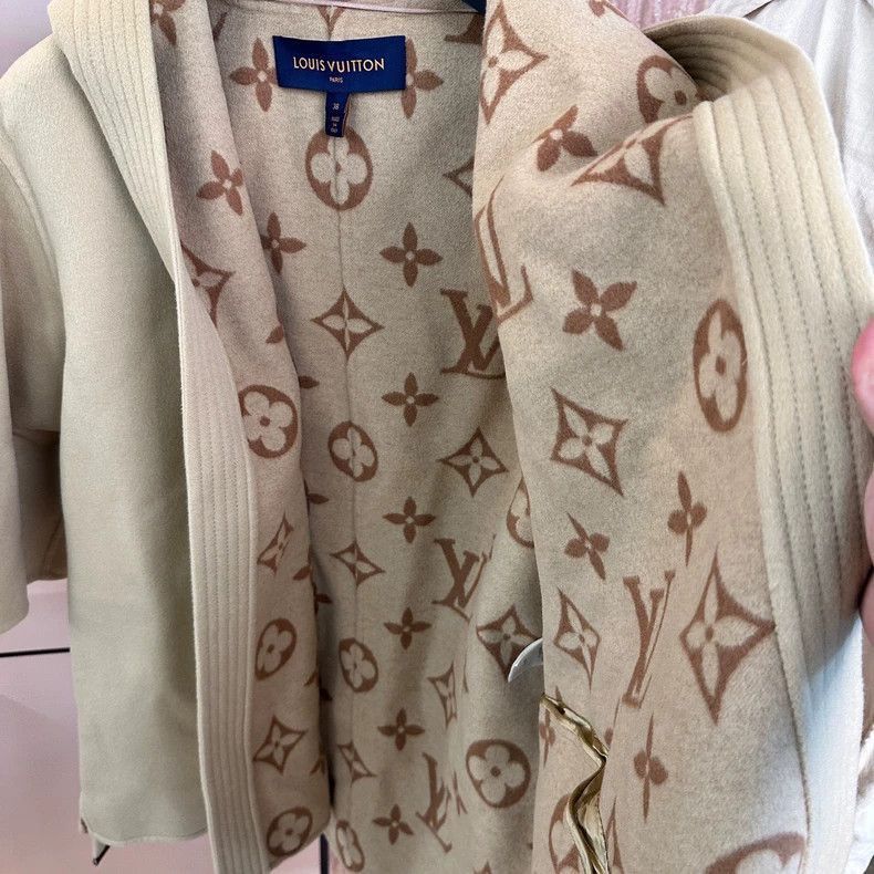 Louis Vuitton Louis Vuitton Camel Wool Coat with Dust Bag -2505 Size M / US 6-8 / IT 42-44 - 3 Thumbnail